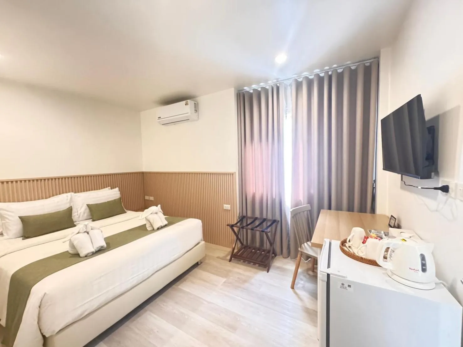 Photo of the whole room, Bed in Little Home Ao Nang