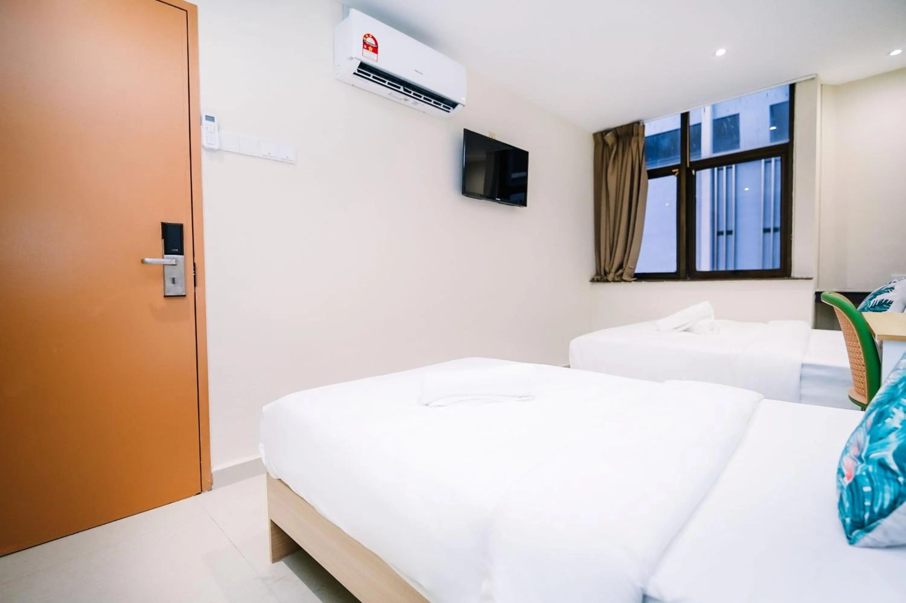 Photo of the whole room, Bed in Swing & Pillows - Times Square, Bukit Bintang