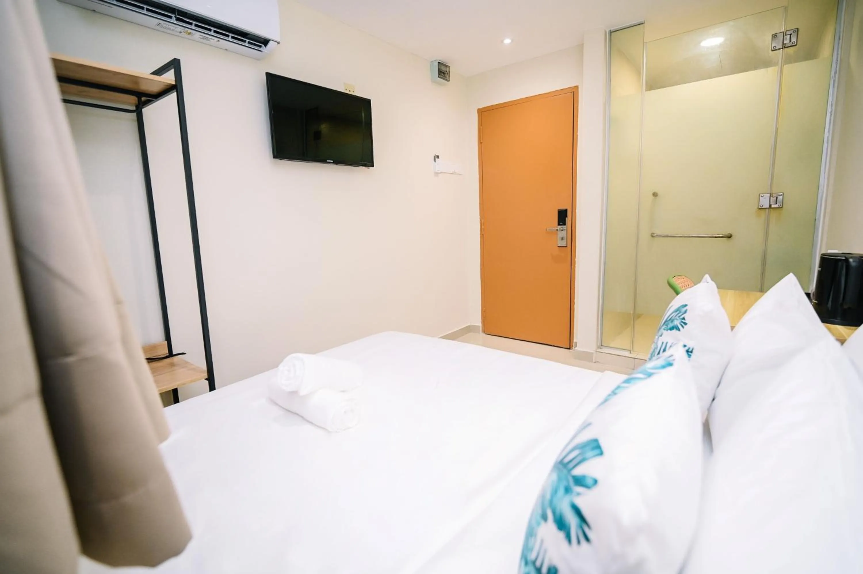 Photo of the whole room, Bed in Swing & Pillows - Times Square, Bukit Bintang