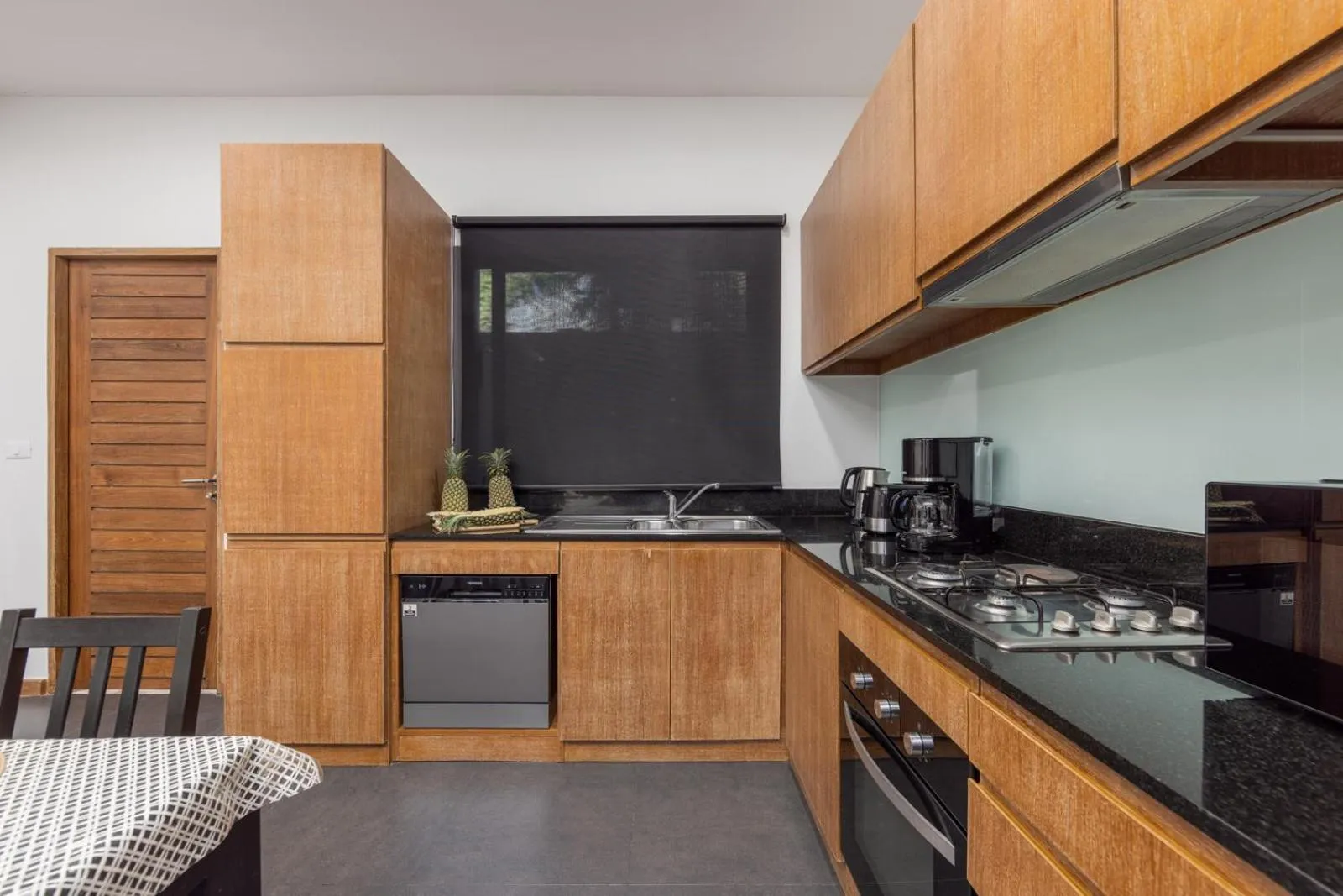 kitchen in Saiyuan Estate by TropicLook