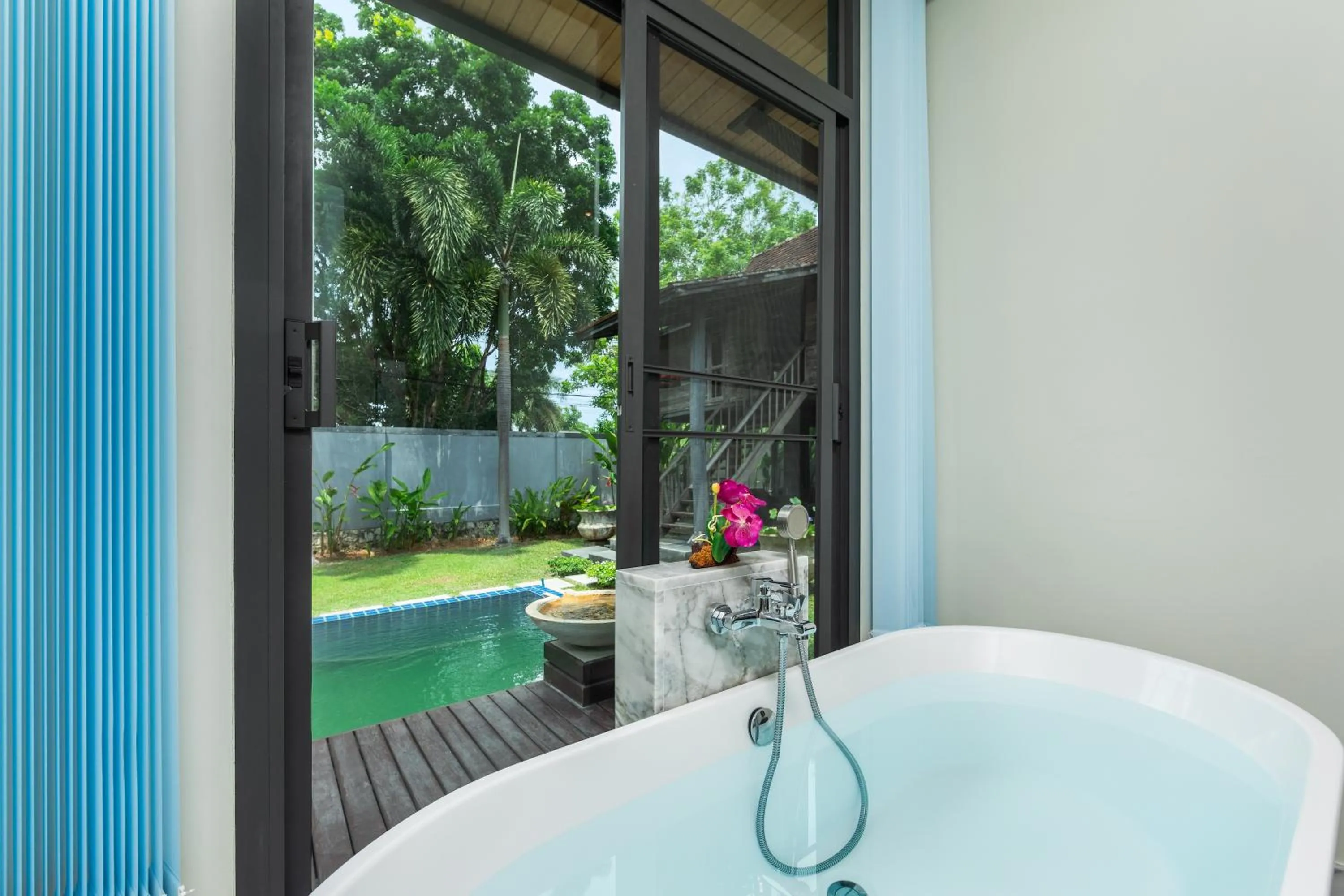 Saiyuan Estate by TropicLook