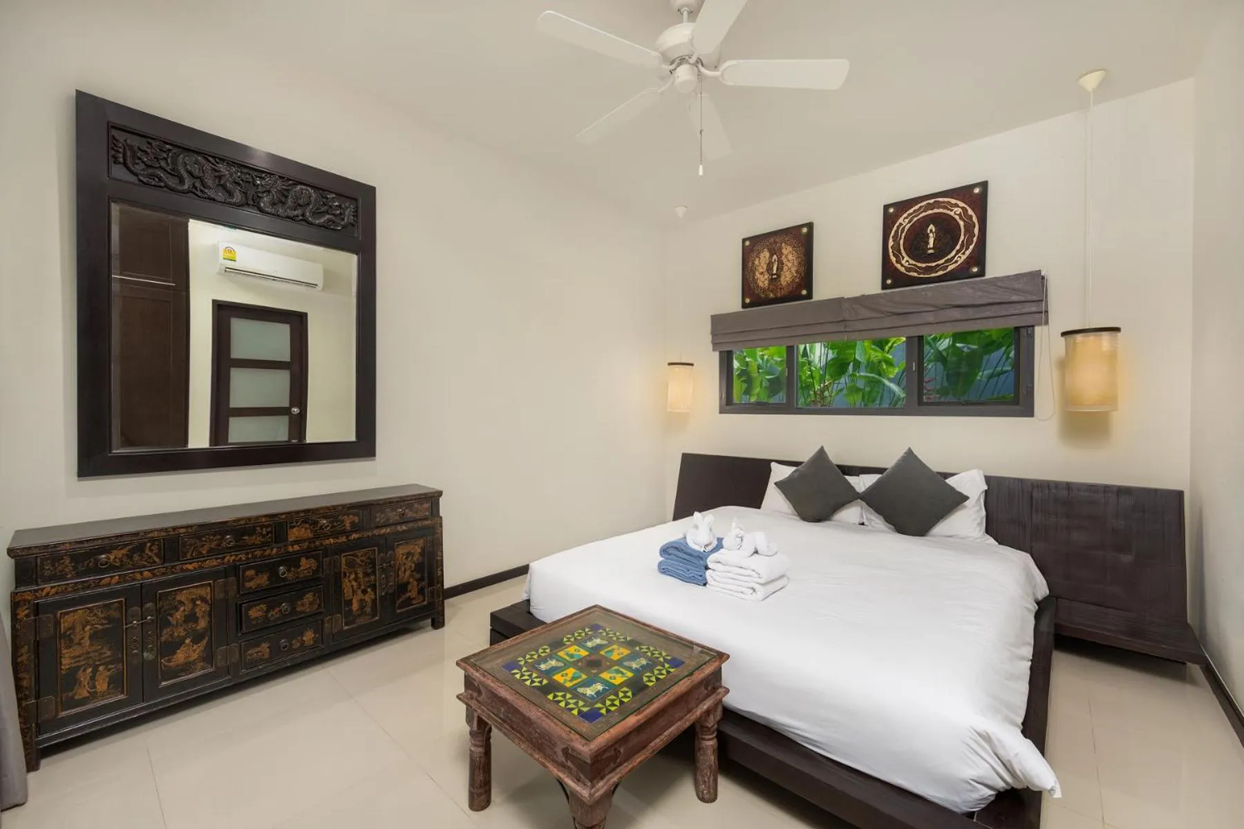 Bed in Saiyuan Estate by TropicLook