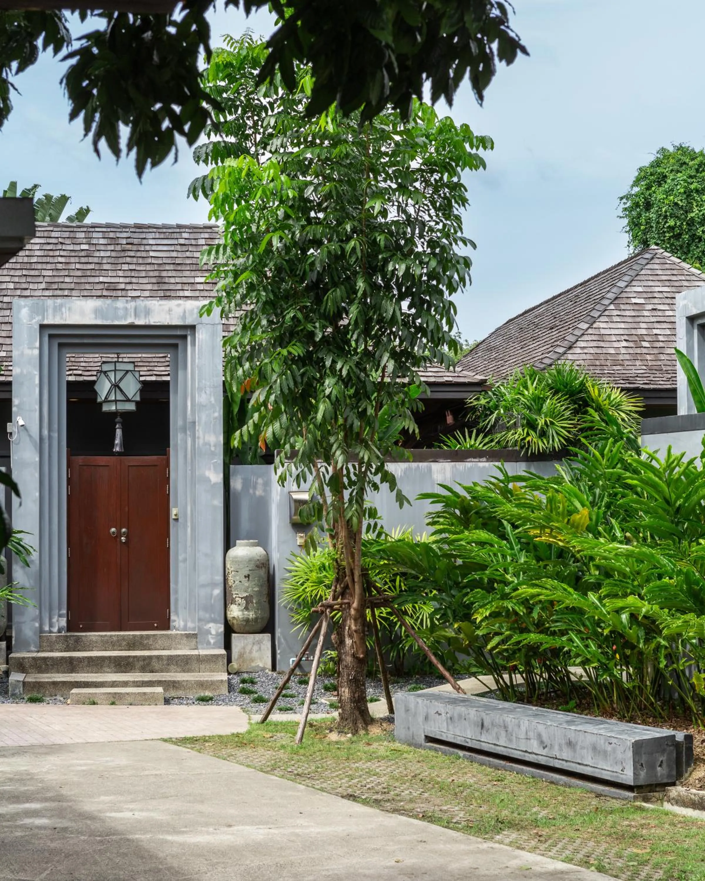 Neighbourhood in Saiyuan Estate by TropicLook