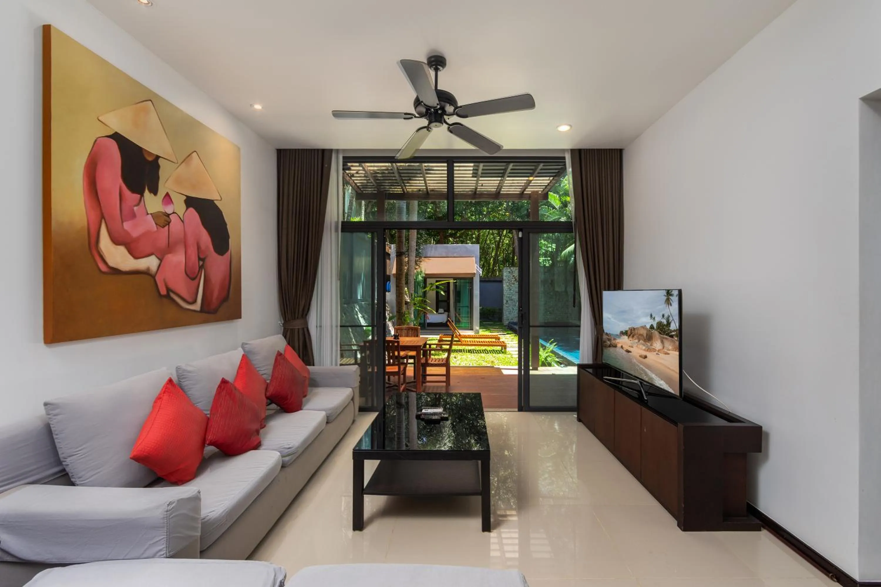 Saiyuan Estate by TropicLook