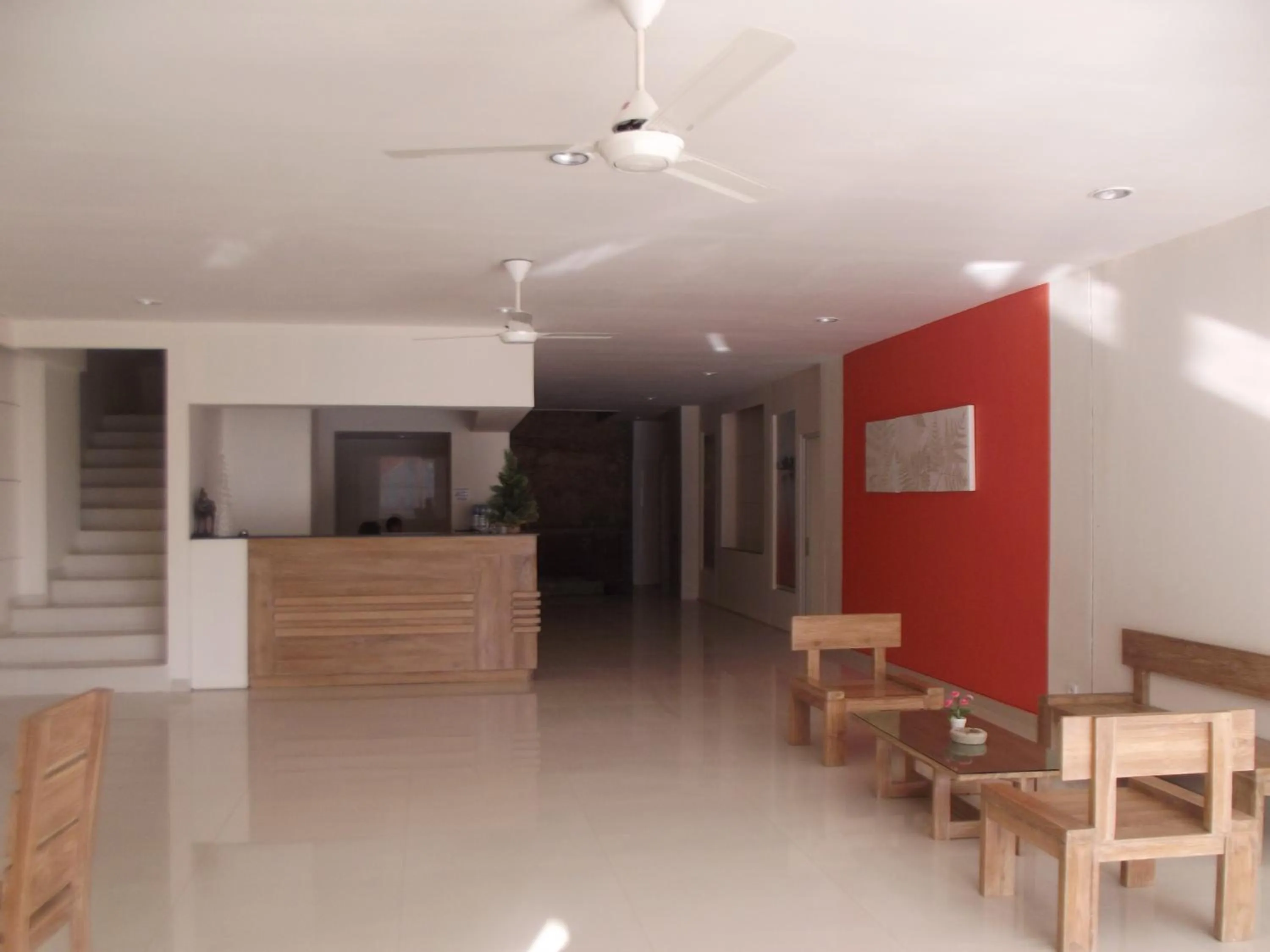 Lobby or reception in L Bajo Hotel