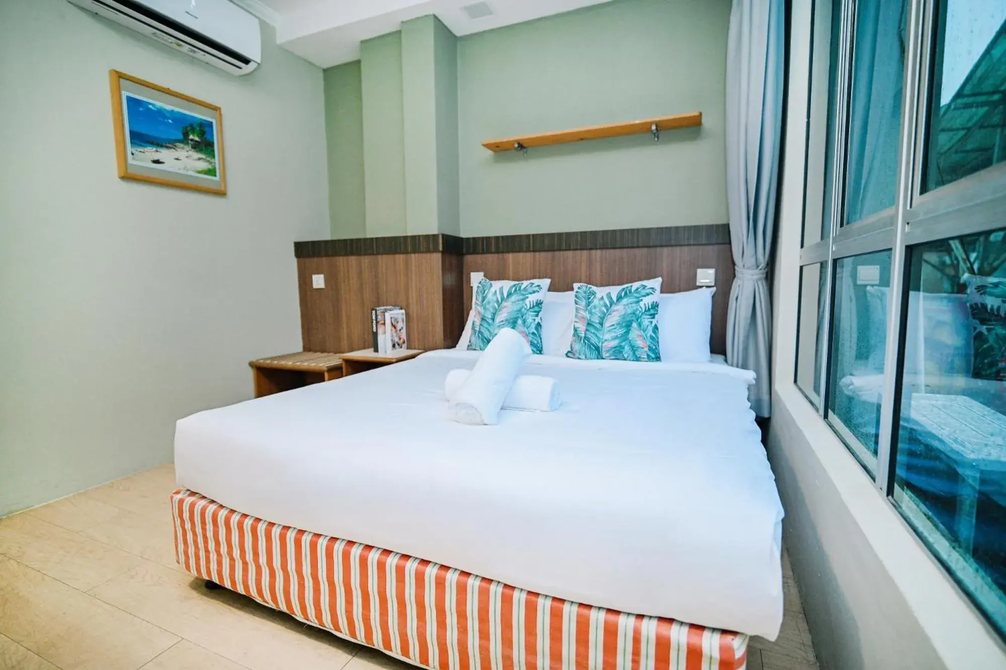 Deluxe Queen Room in Swing & Pillows - Chinatown Kuala Lumpur Deluxe Queen Room in Swing & Pillows - Chinatown Kuala Lumpur