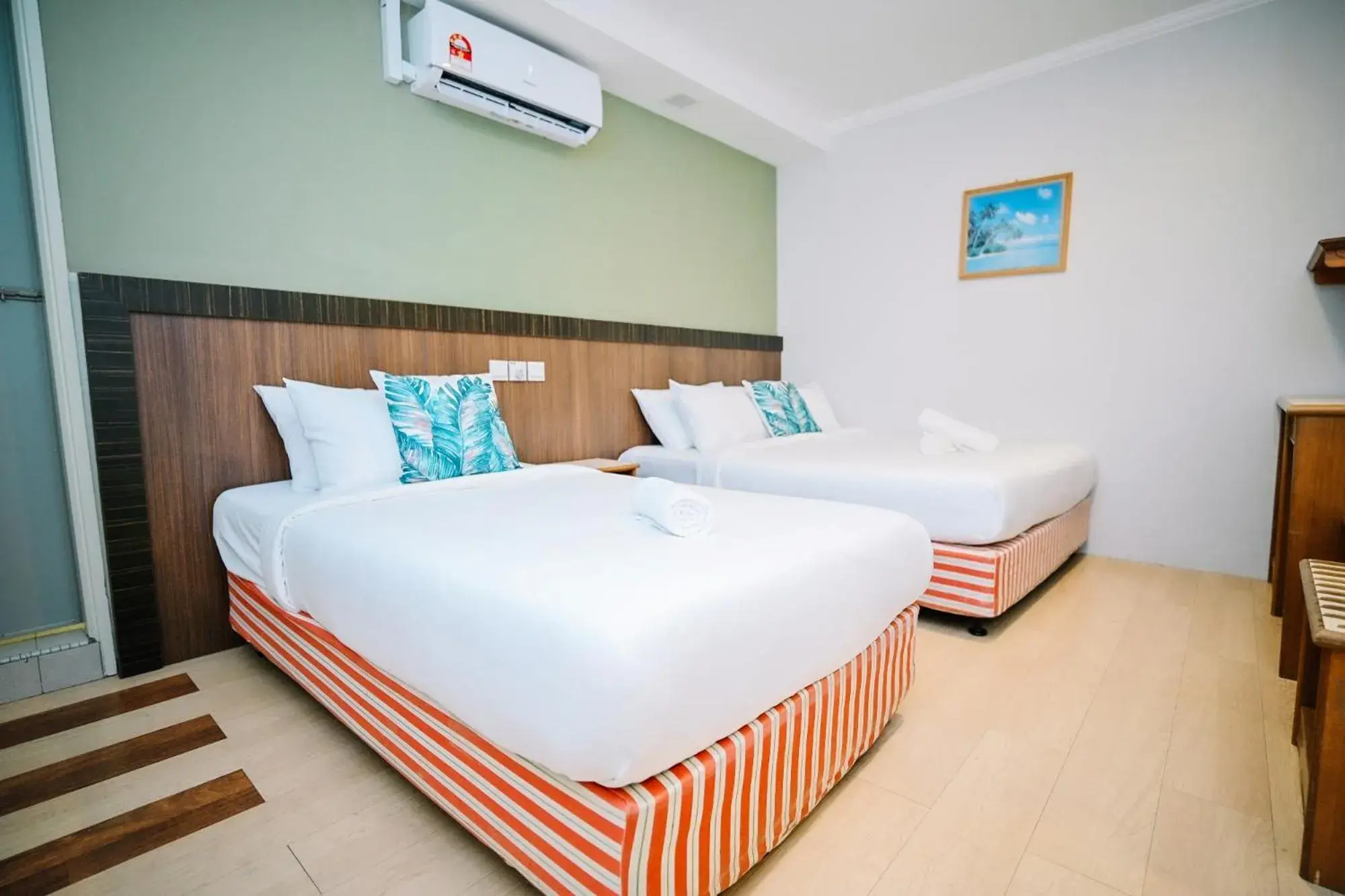 Standard Triple Room in Swing & Pillows - Chinatown Kuala Lumpur Standard Triple Room in Swing & Pillows - Chinatown Kuala Lumpur