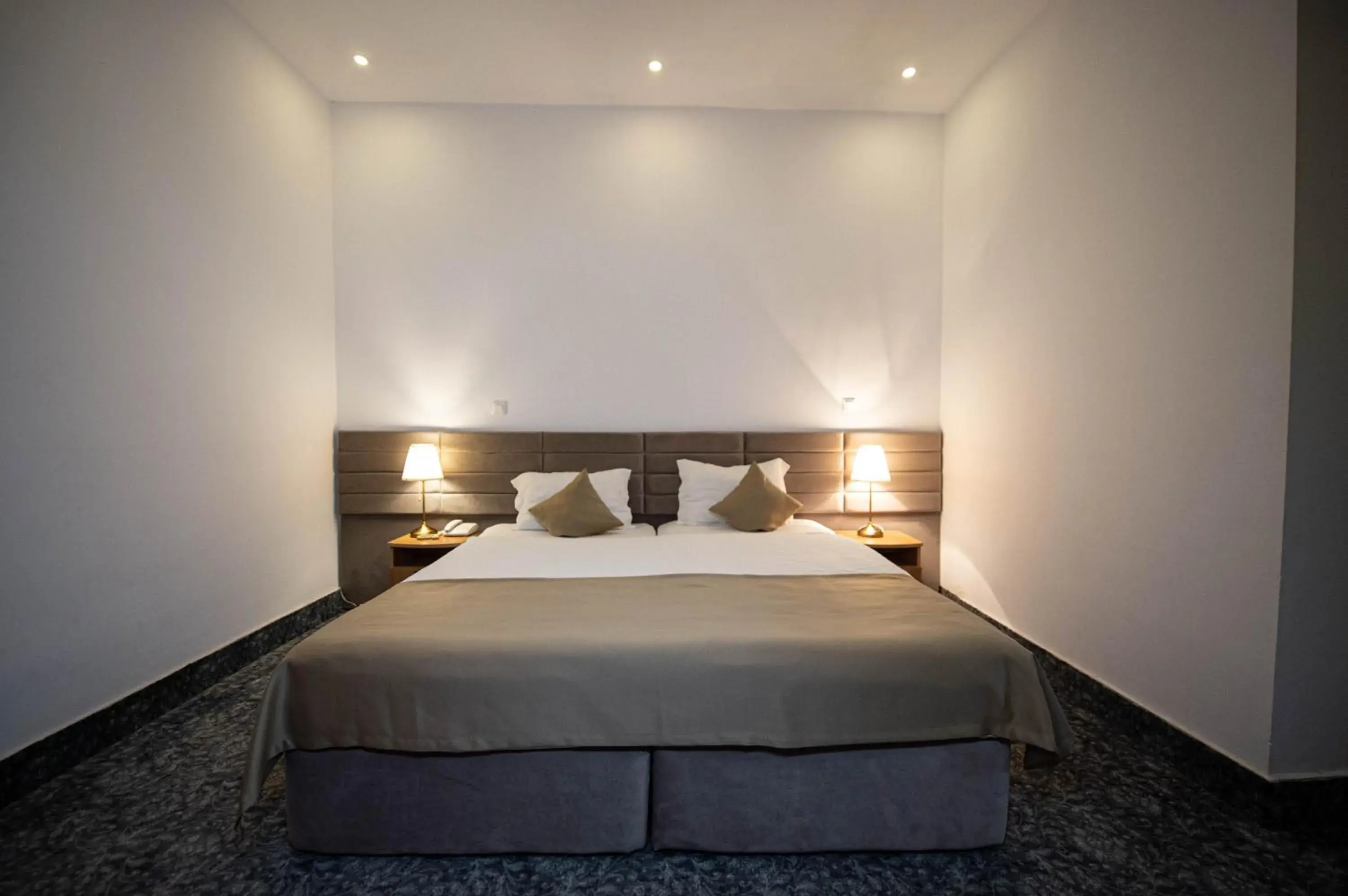 Twin Room in Hotel Queen Vera Twin Room in Hotel Queen Vera