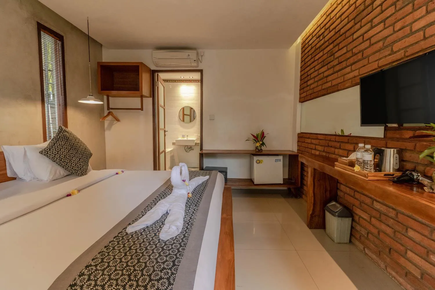 Bed in Yarama Cottages