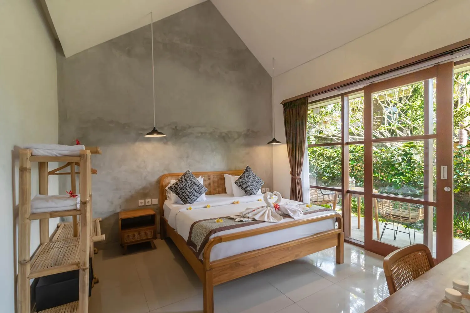 Bed in Yarama Cottages