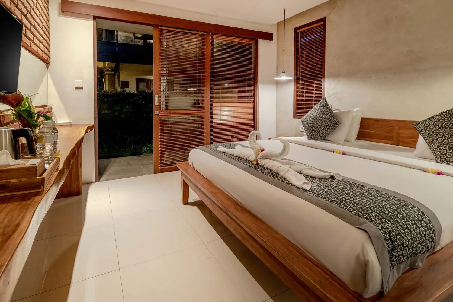 Bed in Yarama Cottages