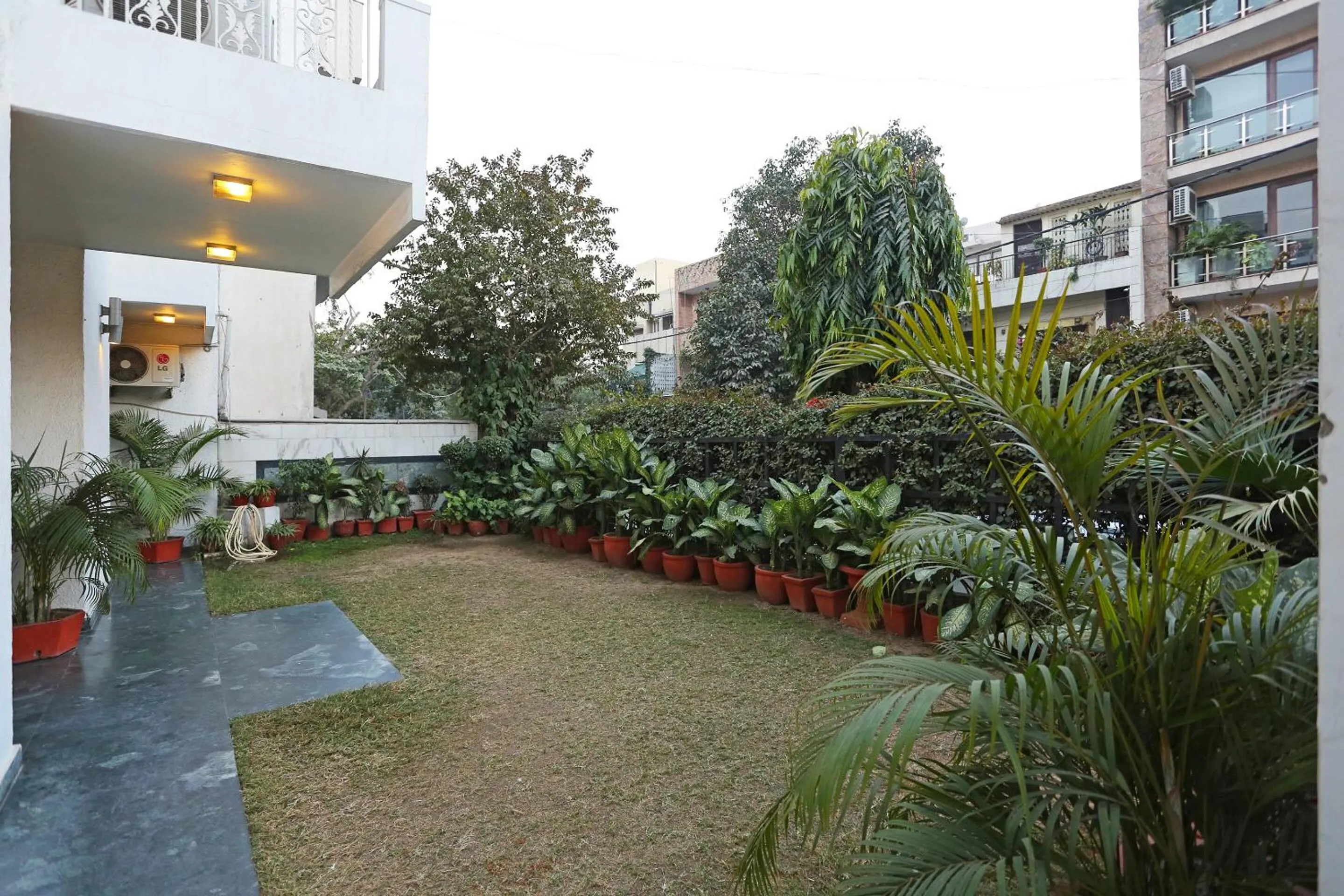Facade/entrance in Hotel O Gem 92