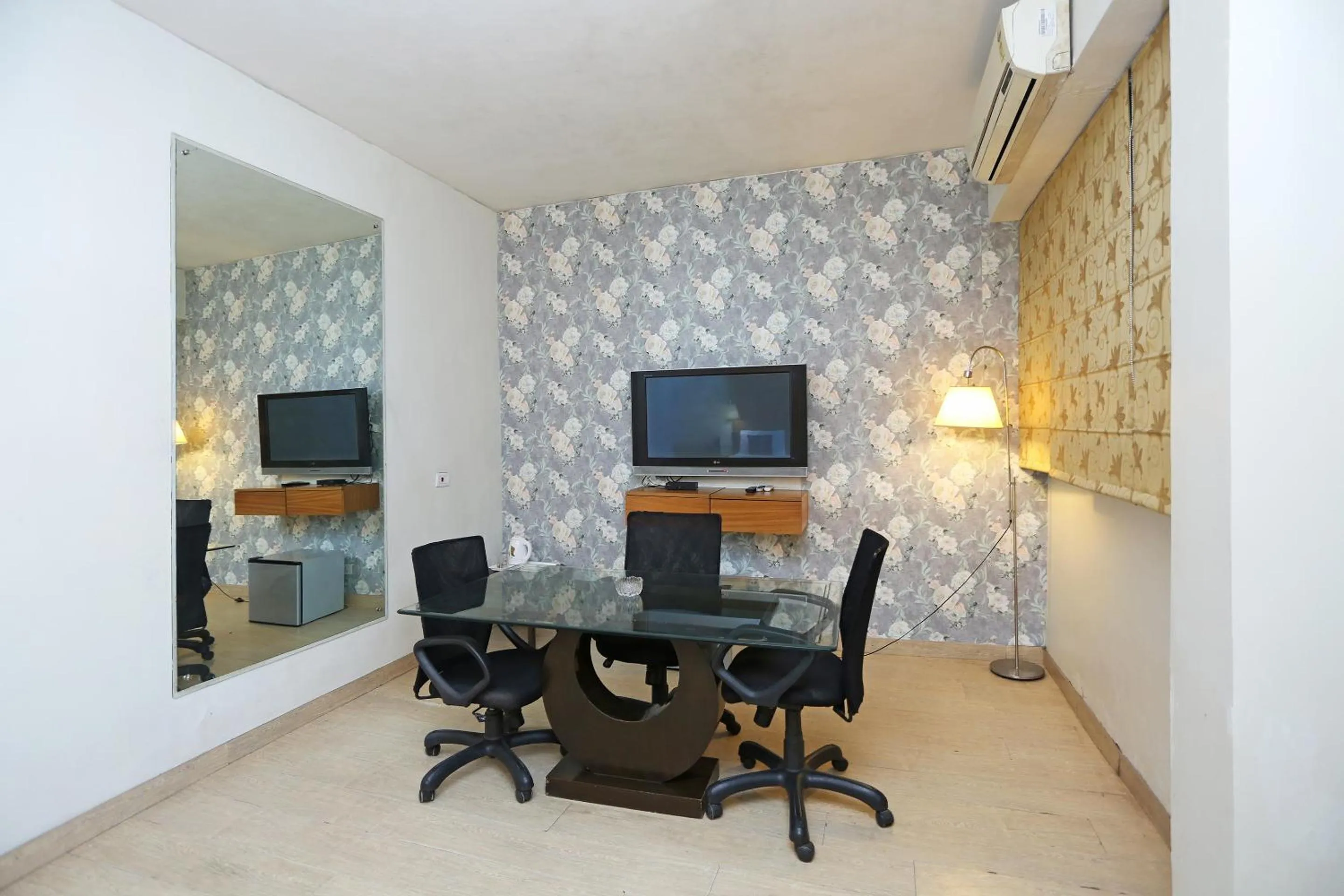 Bedroom in Hotel O Gem 92