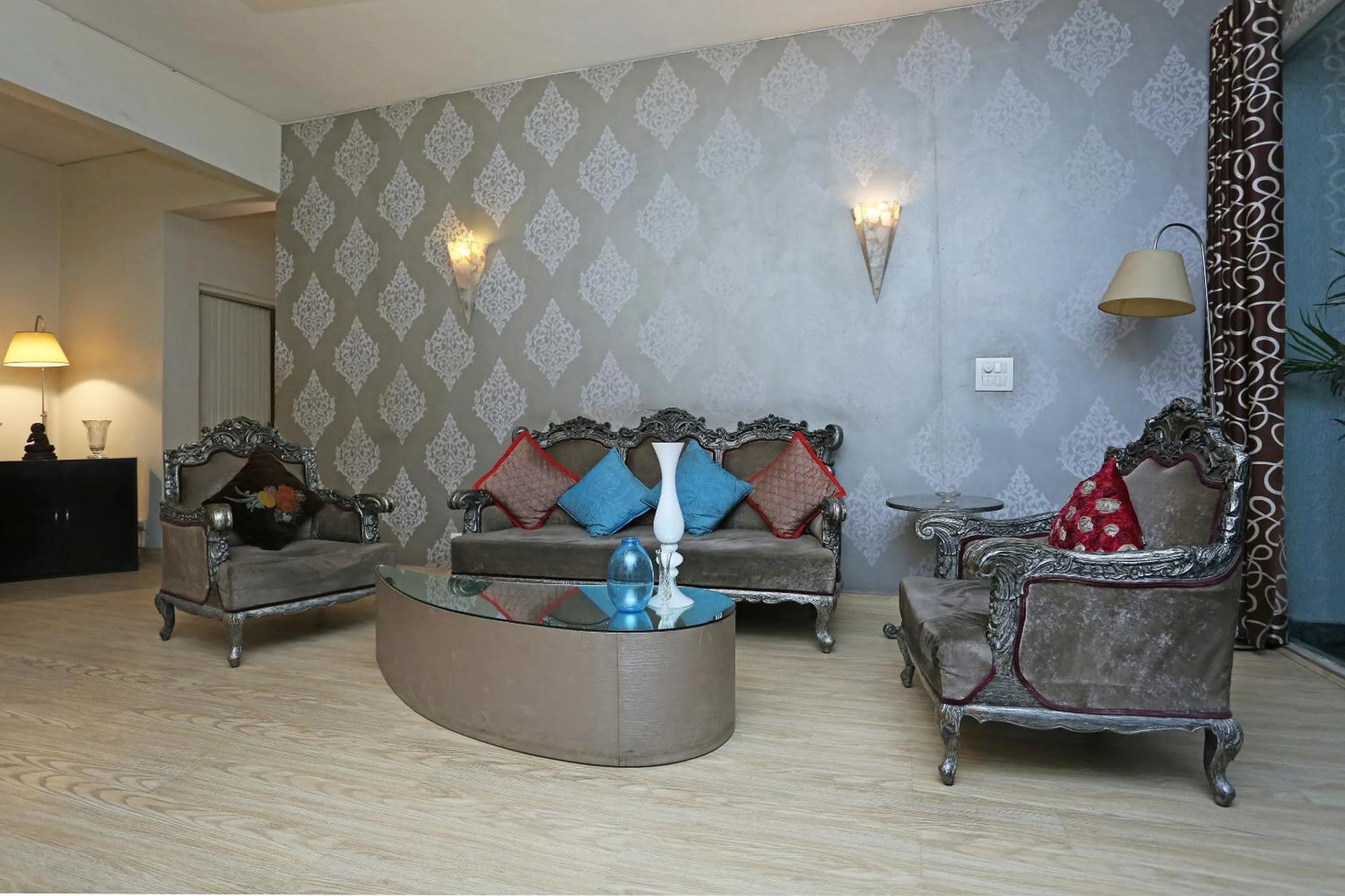 Lobby or reception in Hotel O Gem 92