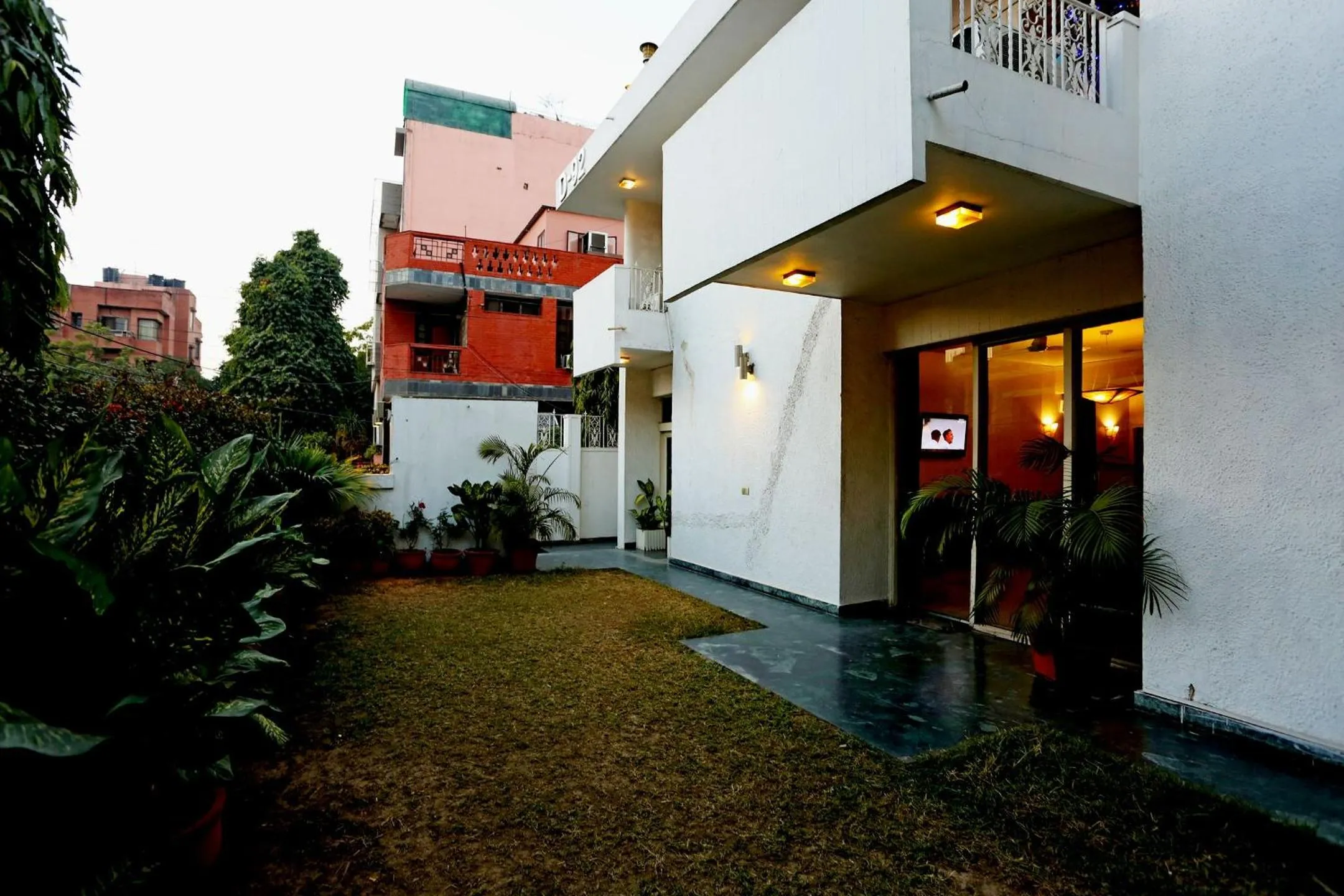 Facade/entrance in Hotel O Gem 92