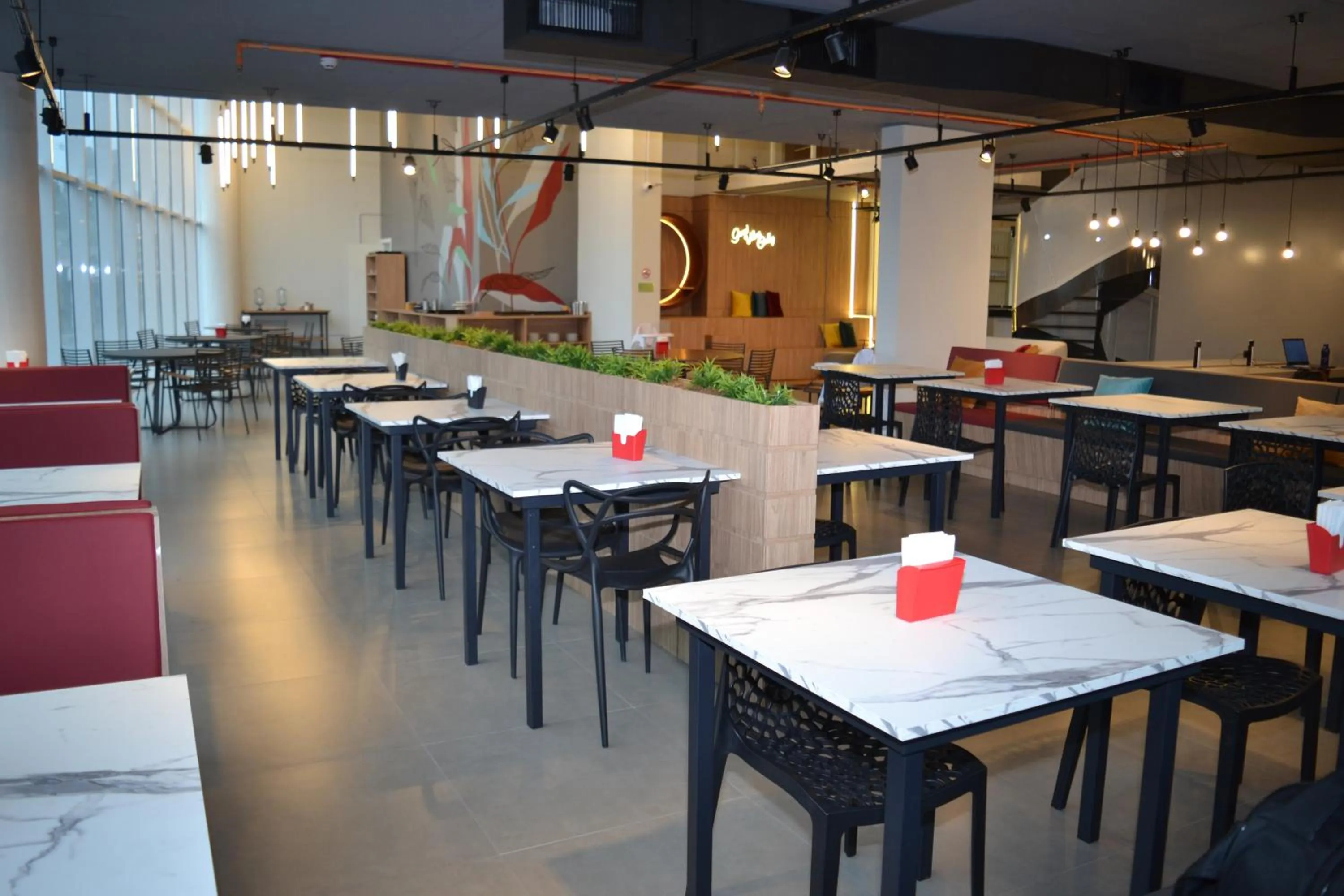 Restaurant/places to eat in Ramada Encore Ponta Grossa