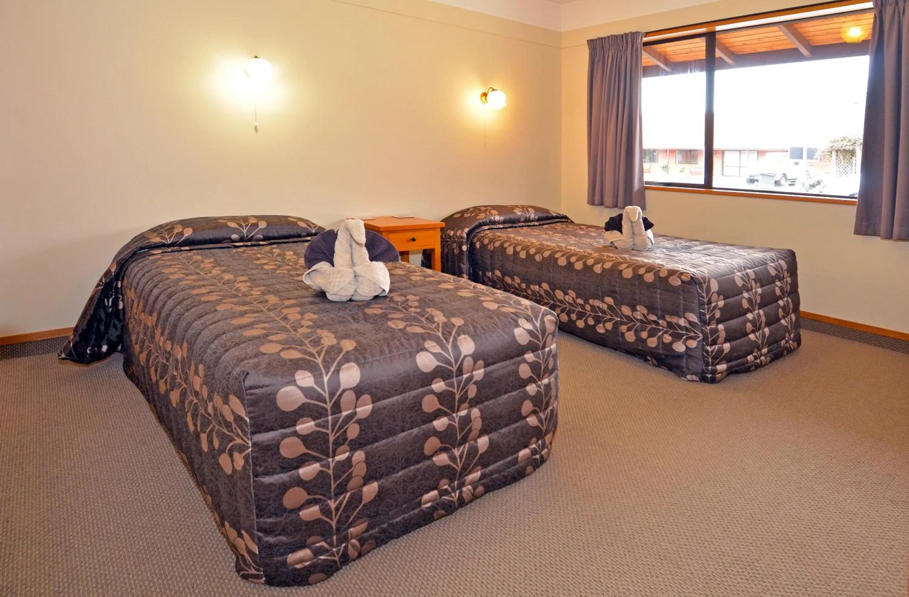 Photo of the whole room, Bed in Mosgiel Regency Motel