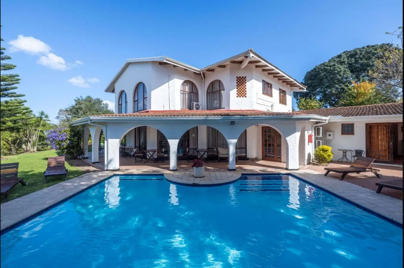 Property building in 122 on Krantzview previously BizAfrika Guest Lodge