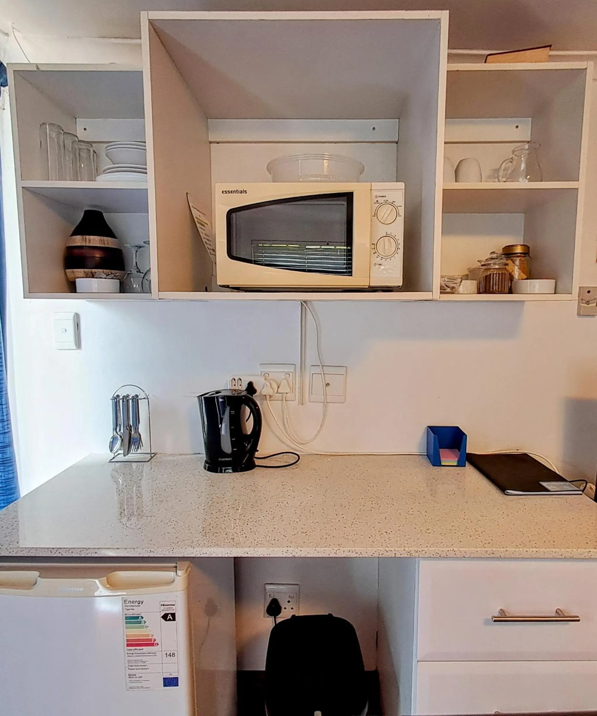 Coffee/tea facilities in 122 on Krantzview previously BizAfrika Guest Lodge