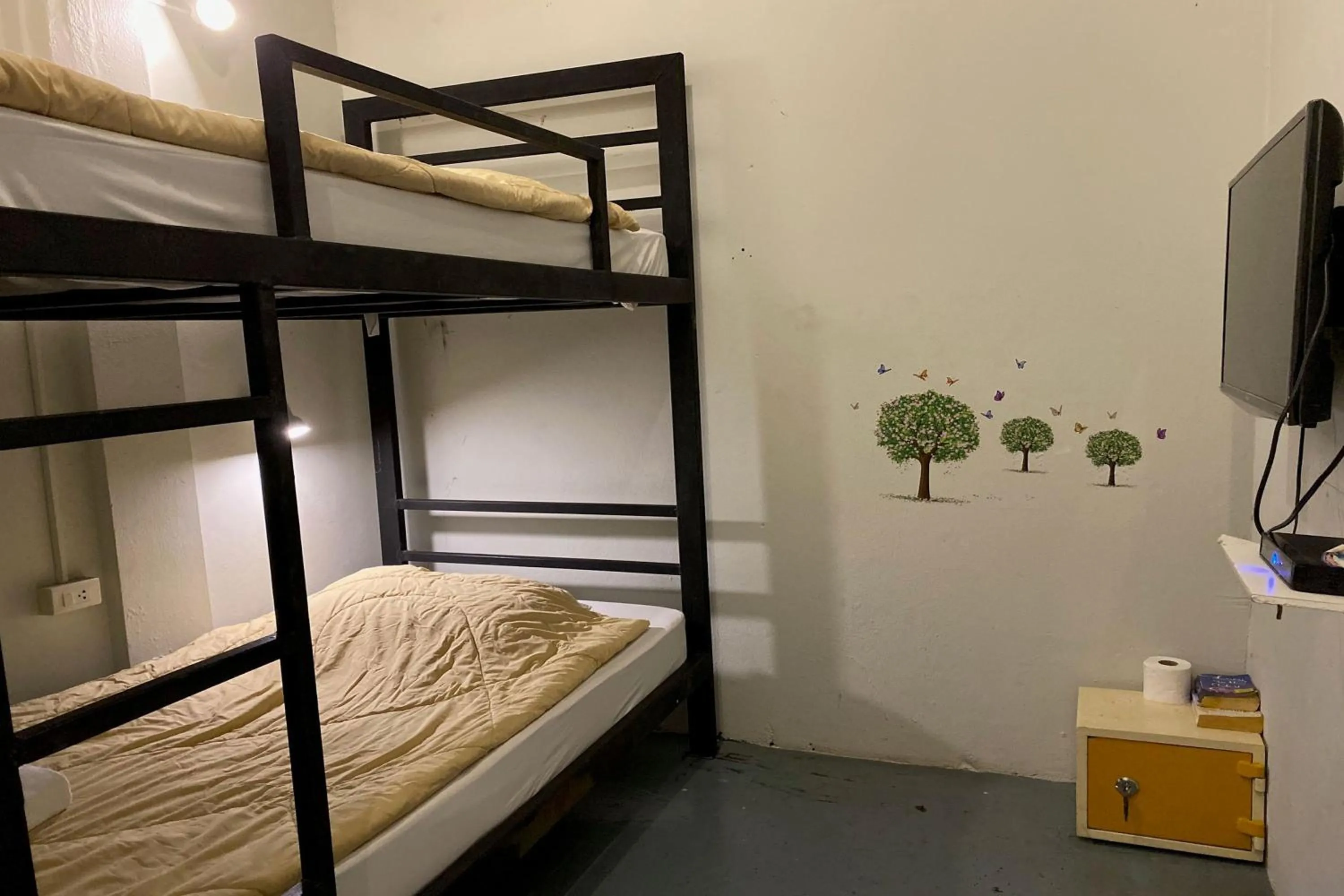 Bed in GOTUM Hostel 2 & Money Exchange
