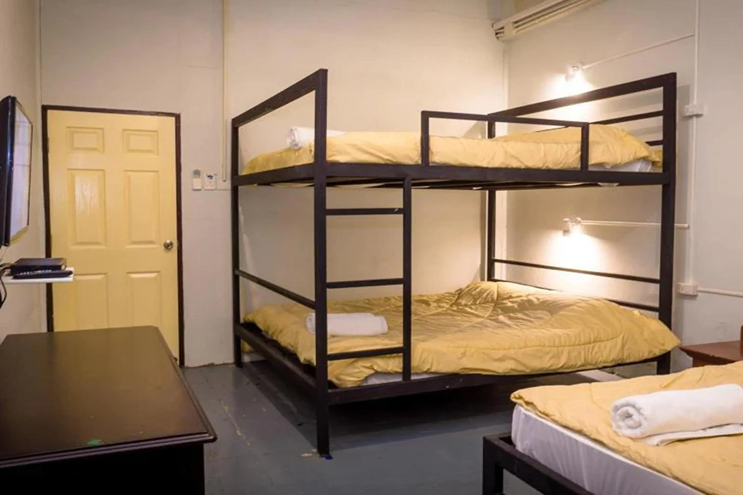 Bed in GOTUM Hostel 2 & Money Exchange
