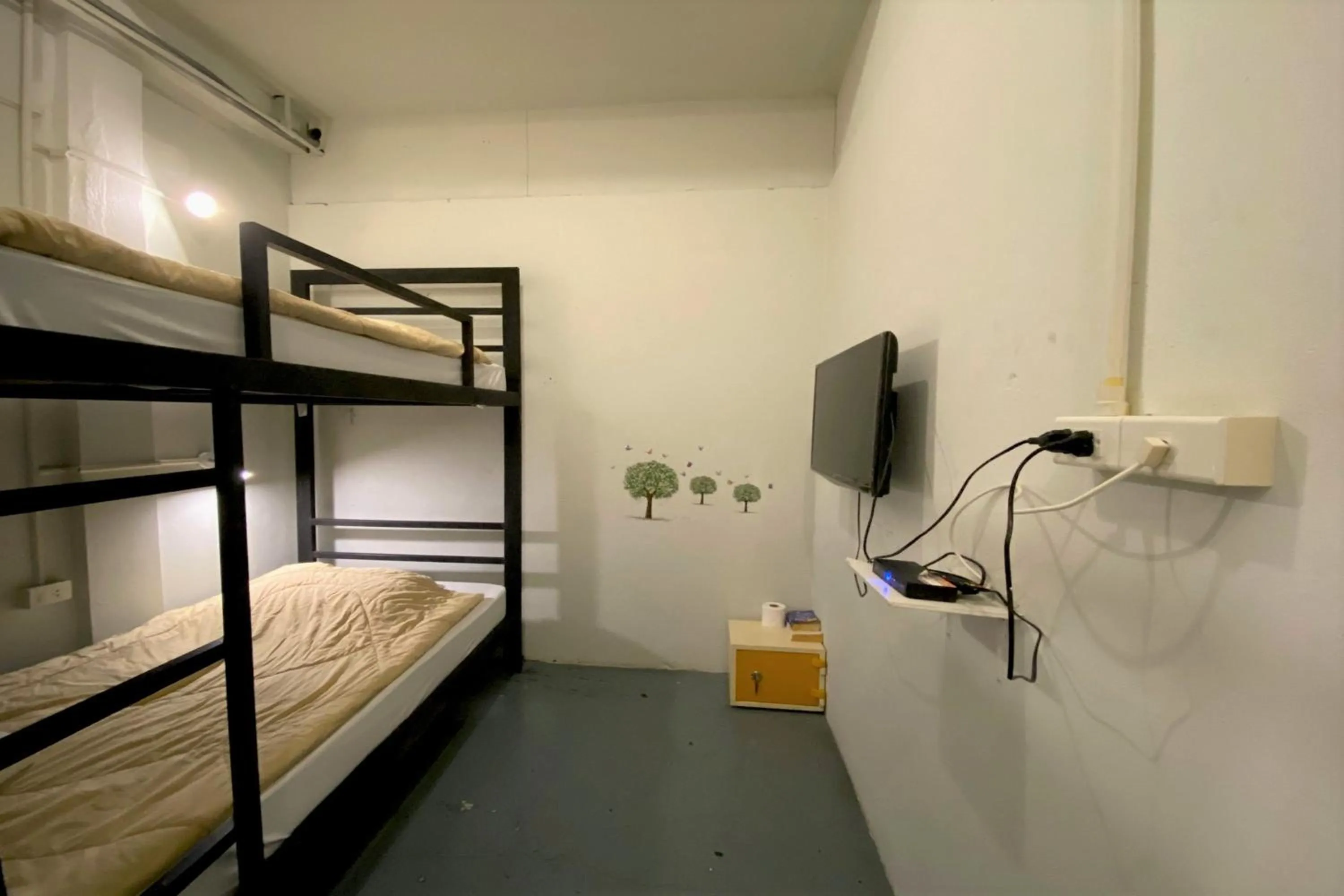 Bed in GOTUM Hostel 2 & Money Exchange