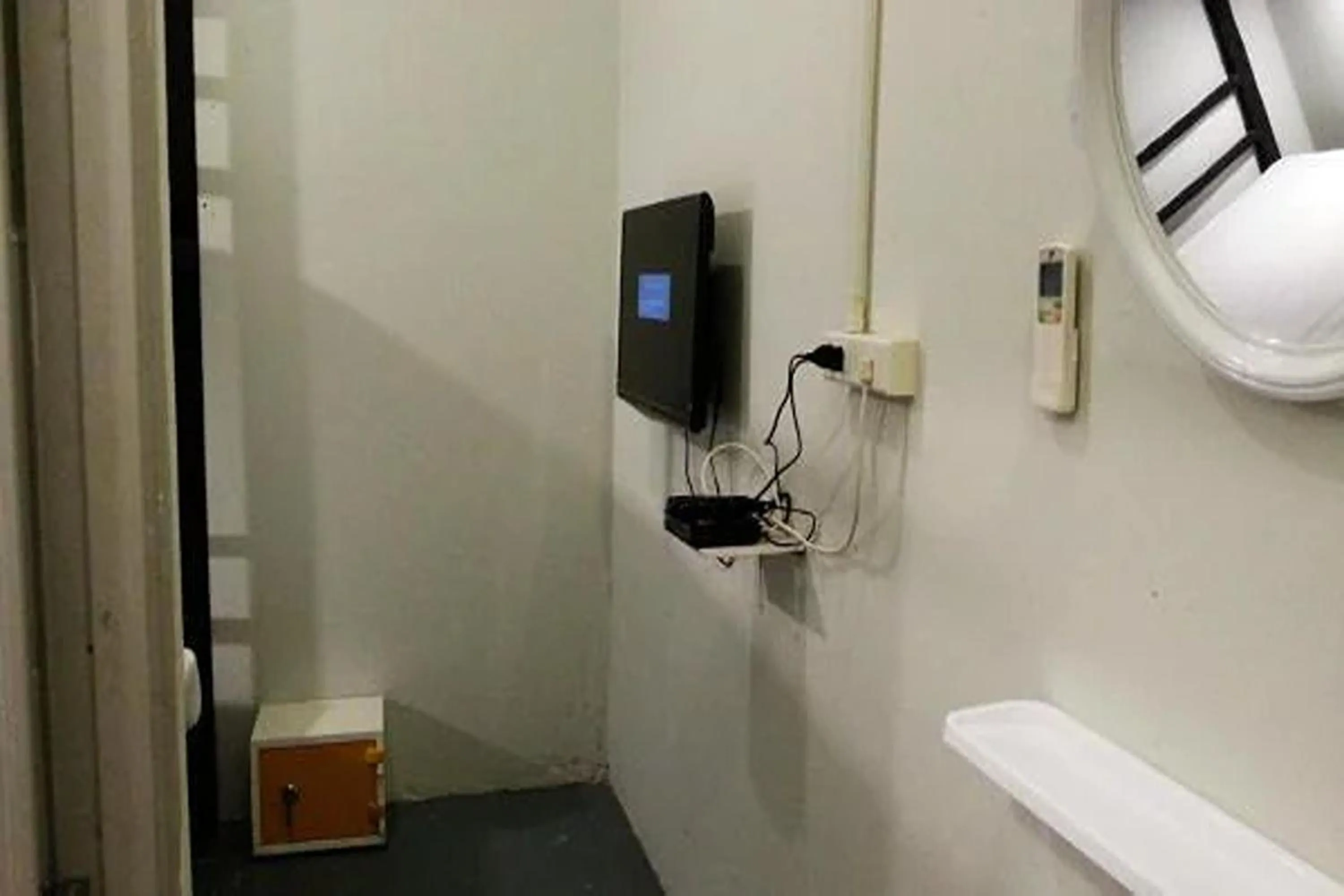 TV and multimedia in GOTUM Hostel 2 & Money Exchange