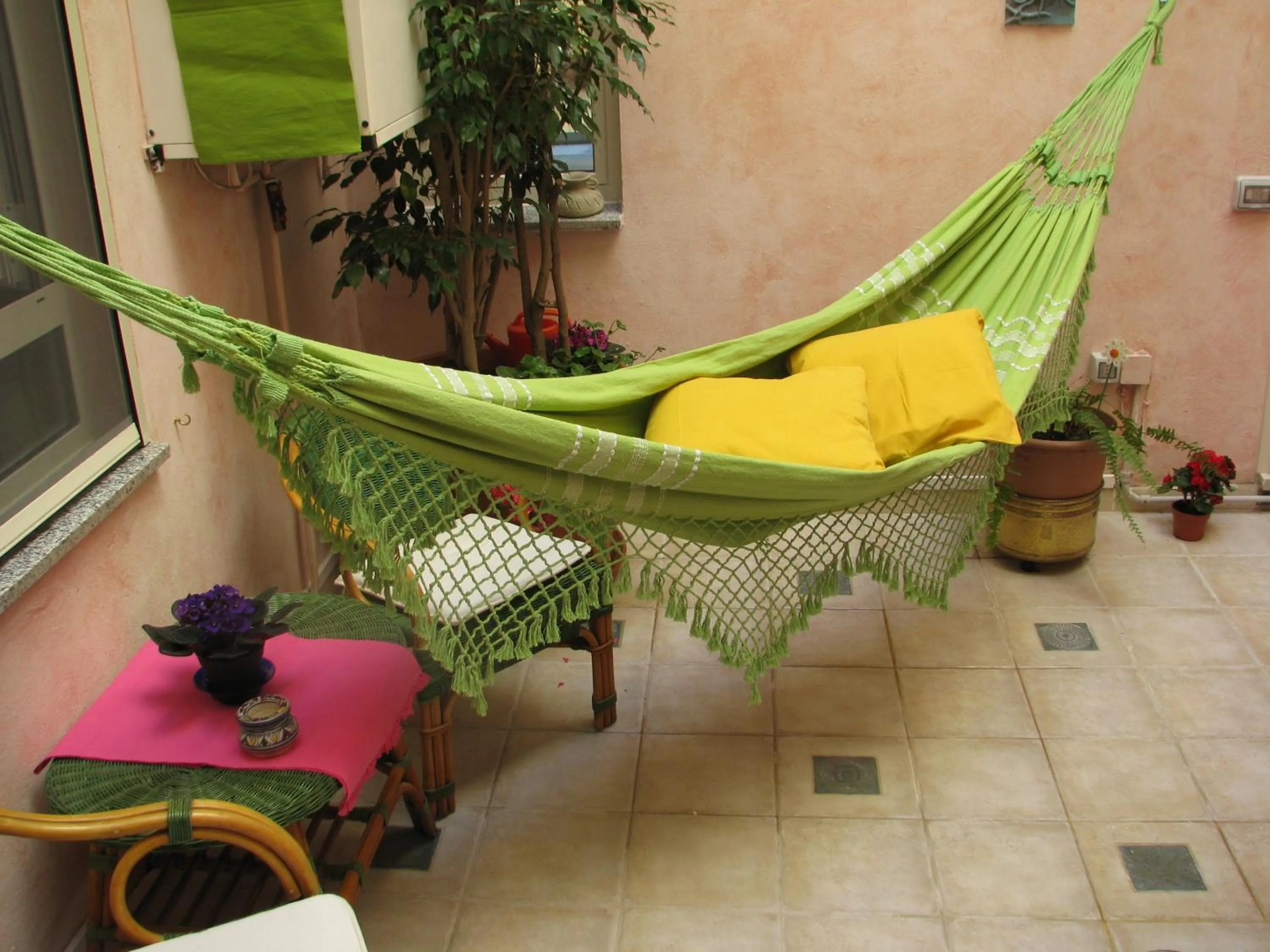 Decorative detail in La Posadina House a Cagliari Locazioni turistiche brevi