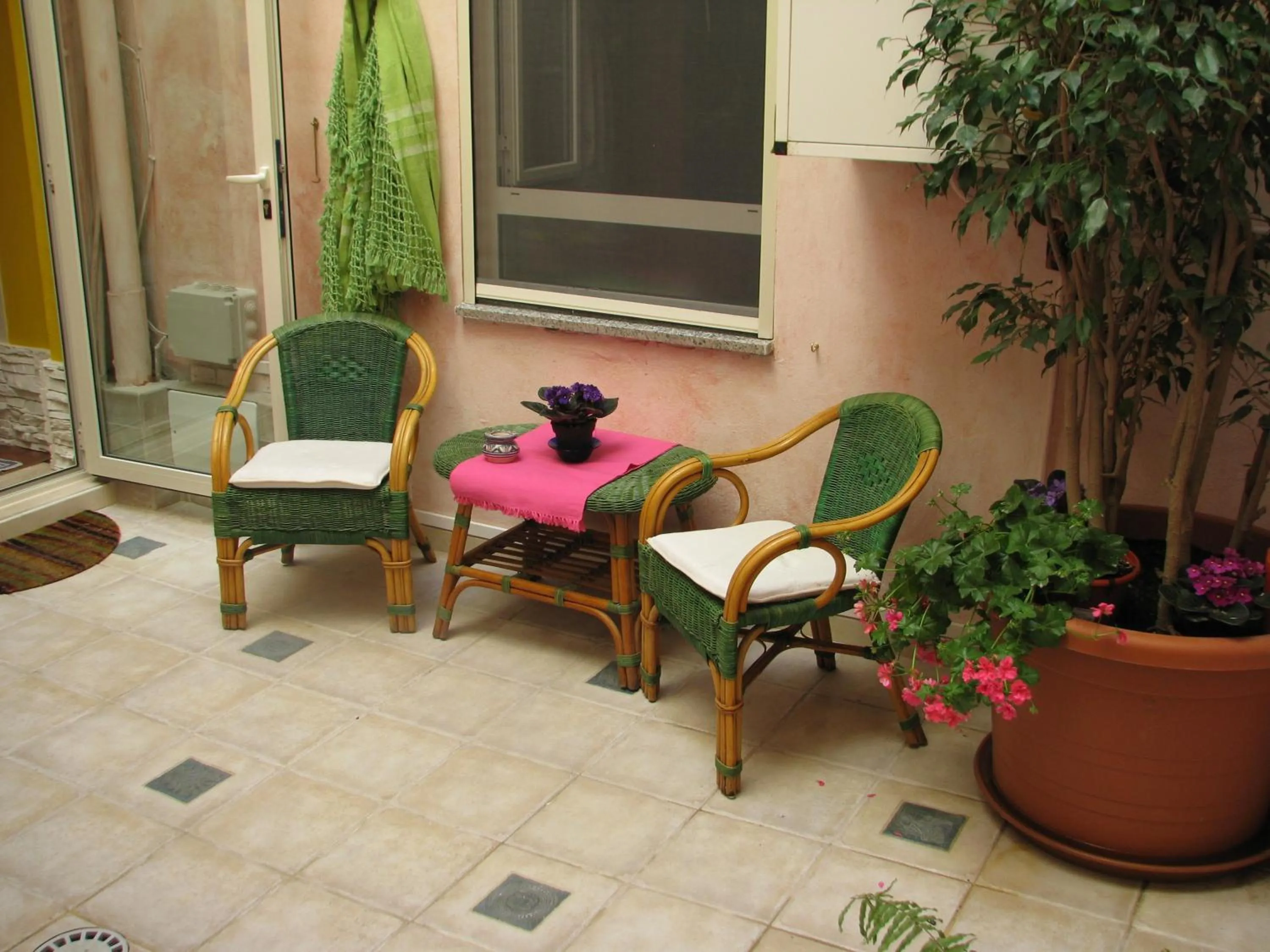 Patio in La Posadina House a Cagliari Locazioni turistiche brevi