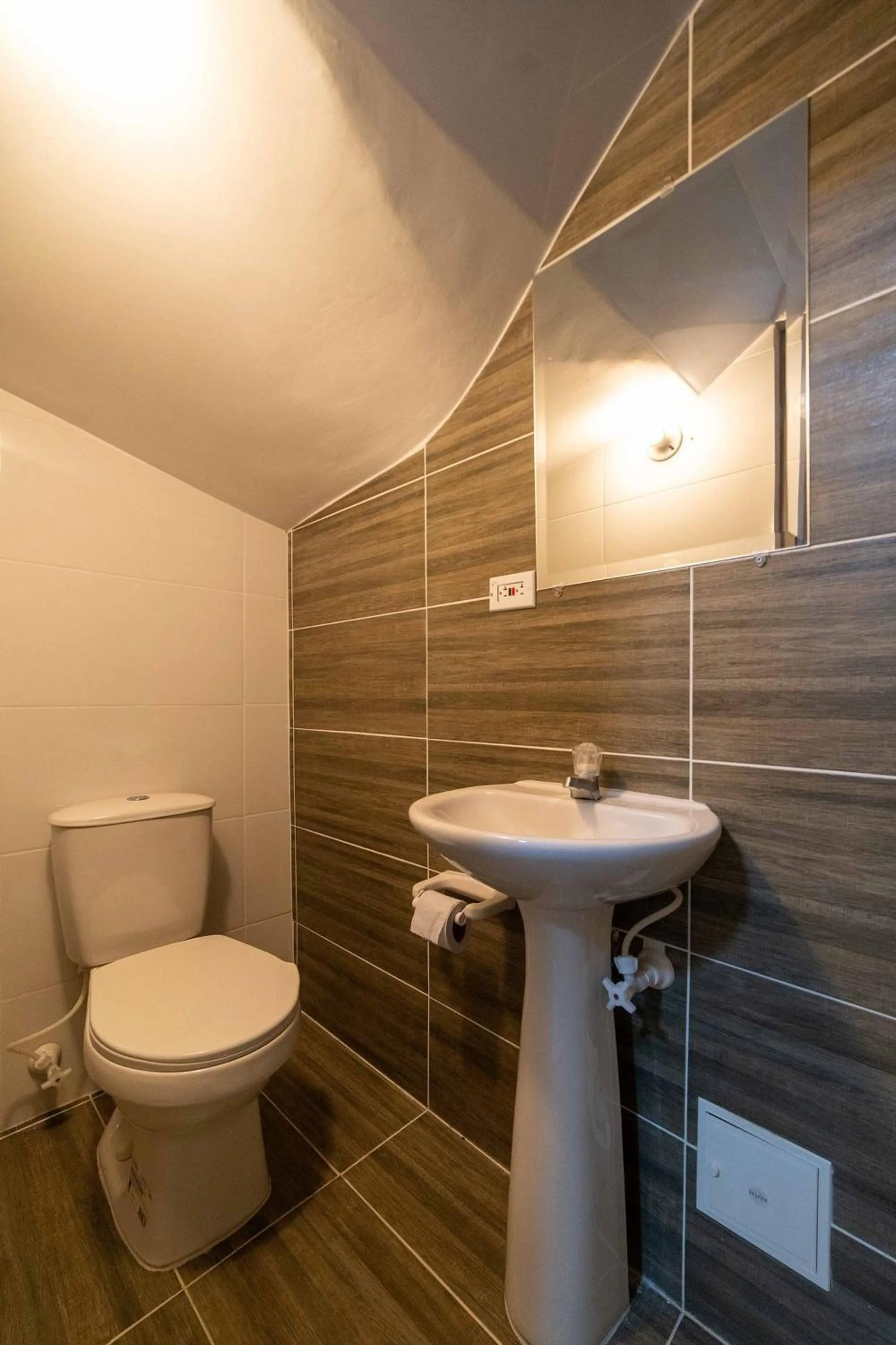 Toilet in Hotel Doxa