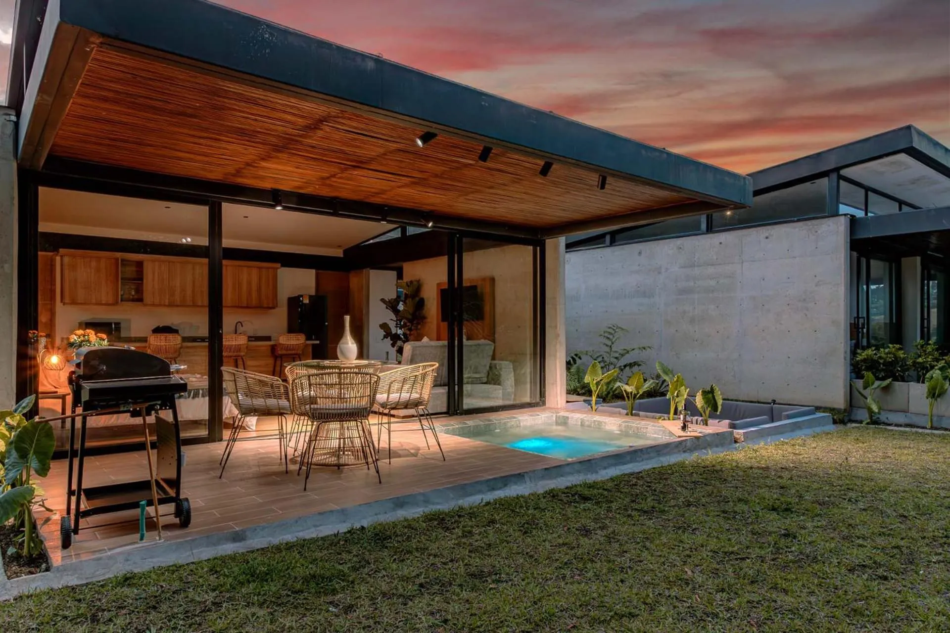 Photo of the whole room in Soy Local Reserva Sajonia