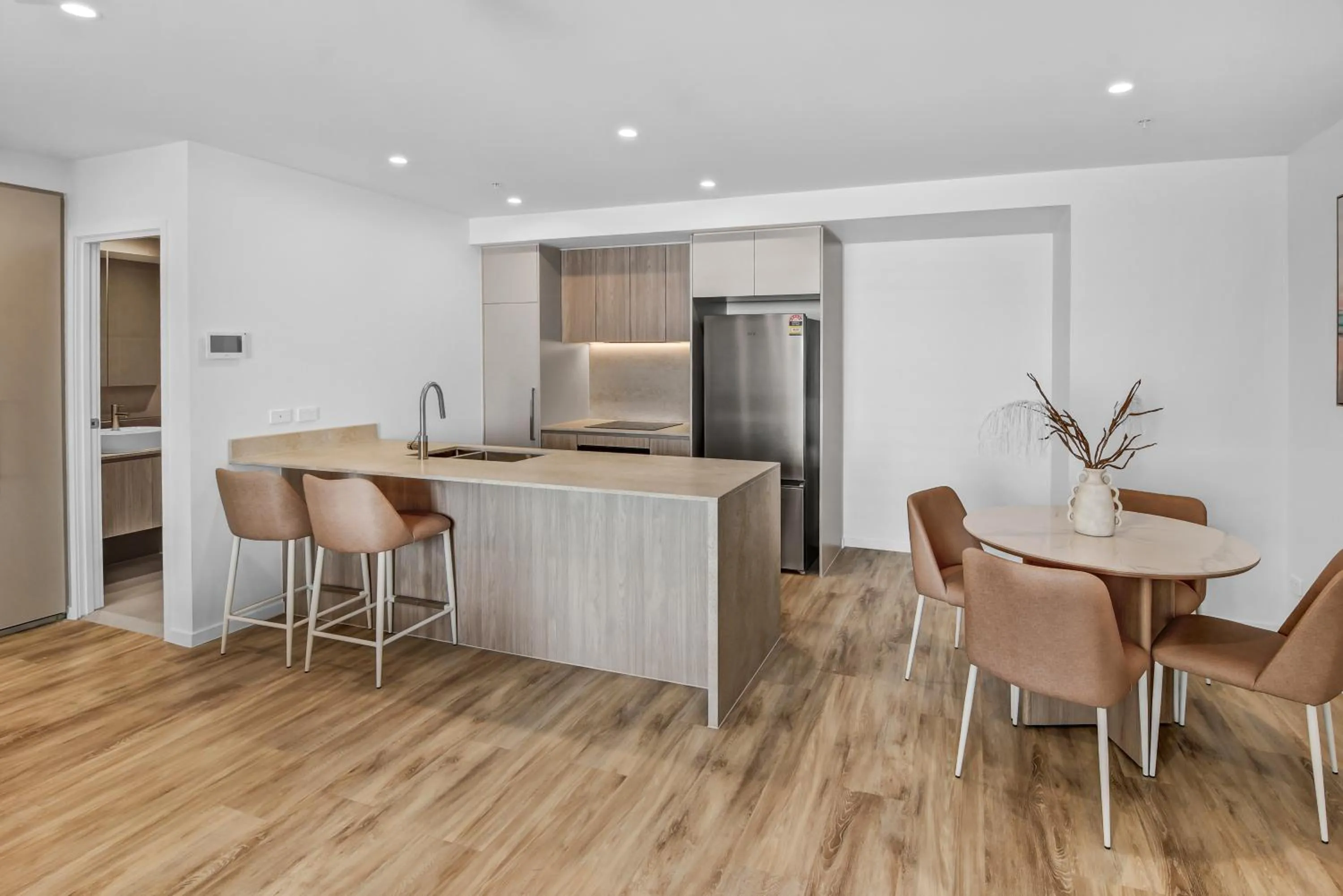 Kitchen or kitchenette in Lowanna Beach Resort Kawana