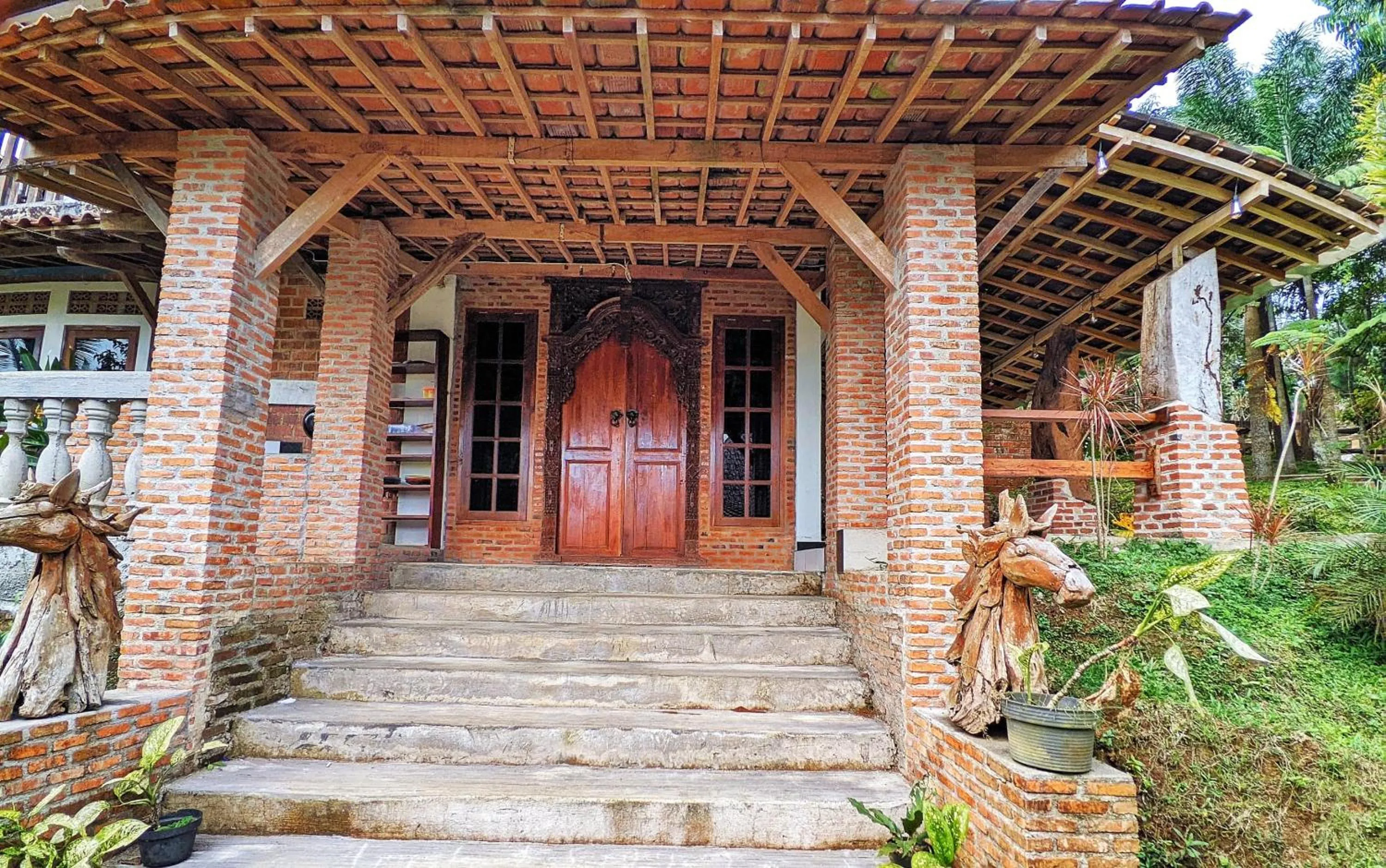 Property building in Omah Trasan Pangrango