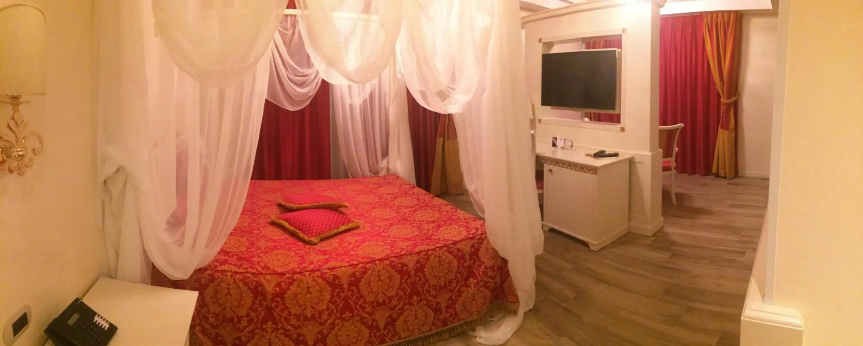 Imperial Suite in Palace Hotel & SPA La CONCHIGLIA D' ORO Imperial Suite in Palace Hotel & SPA La CONCHIGLIA D' ORO