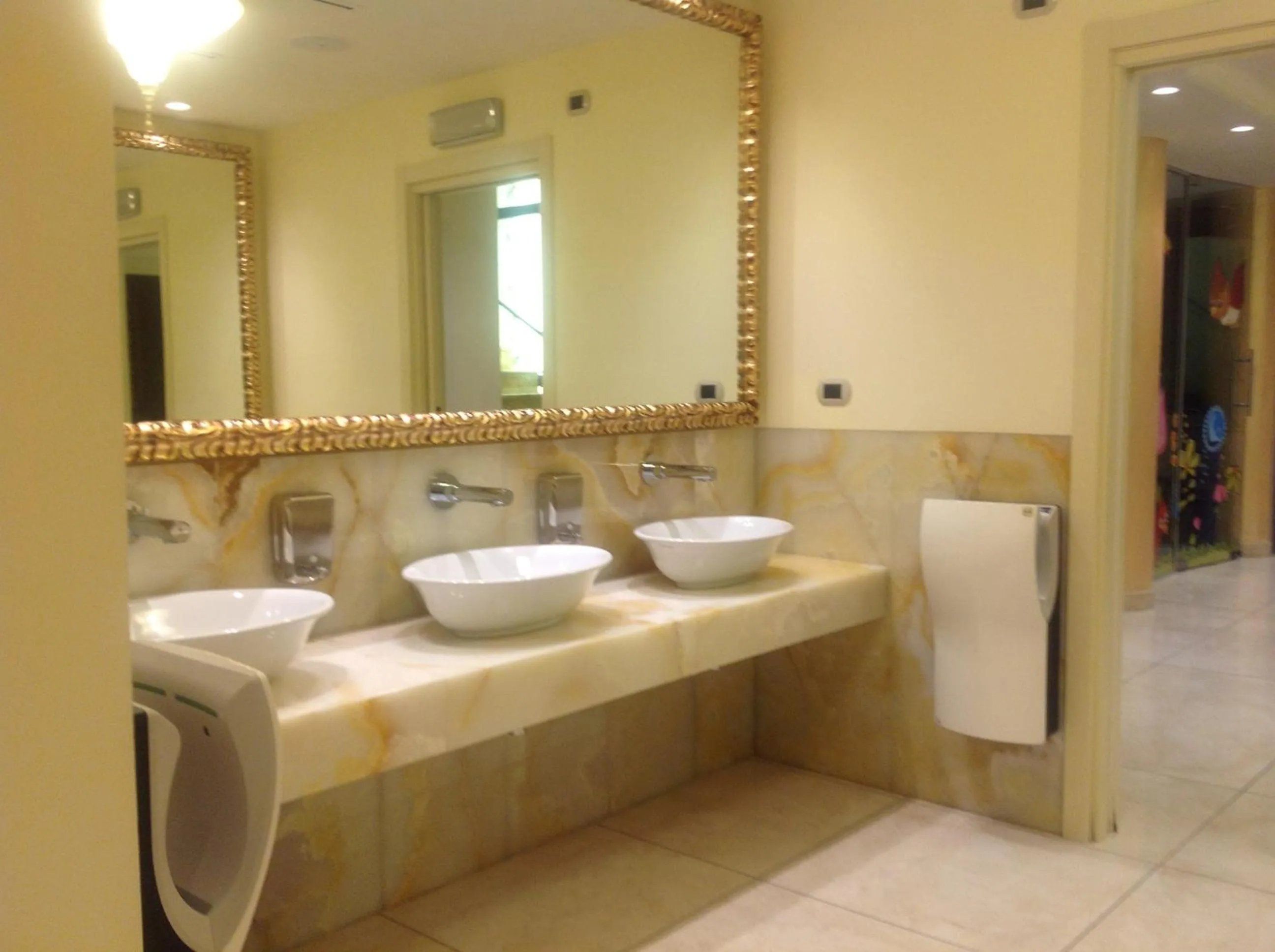 Bathroom in Palace Hotel & SPA La CONCHIGLIA D' ORO