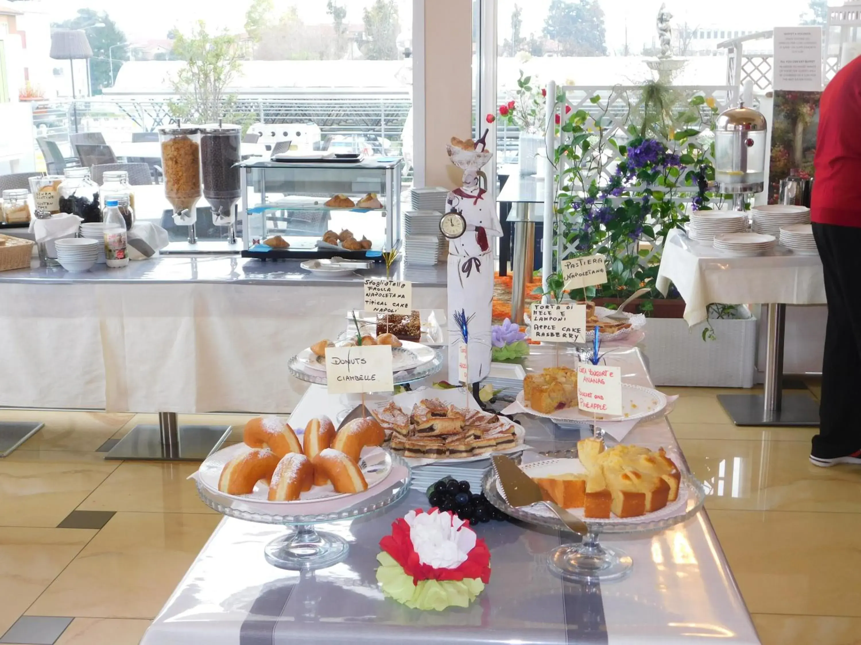 Quintuple Room (5 Adults) with Balcony in Palace Hotel & SPA La CONCHIGLIA D' ORO Quintuple Room (5 Adults) with Balcony in Palace Hotel & SPA La CONCHIGLIA D' ORO