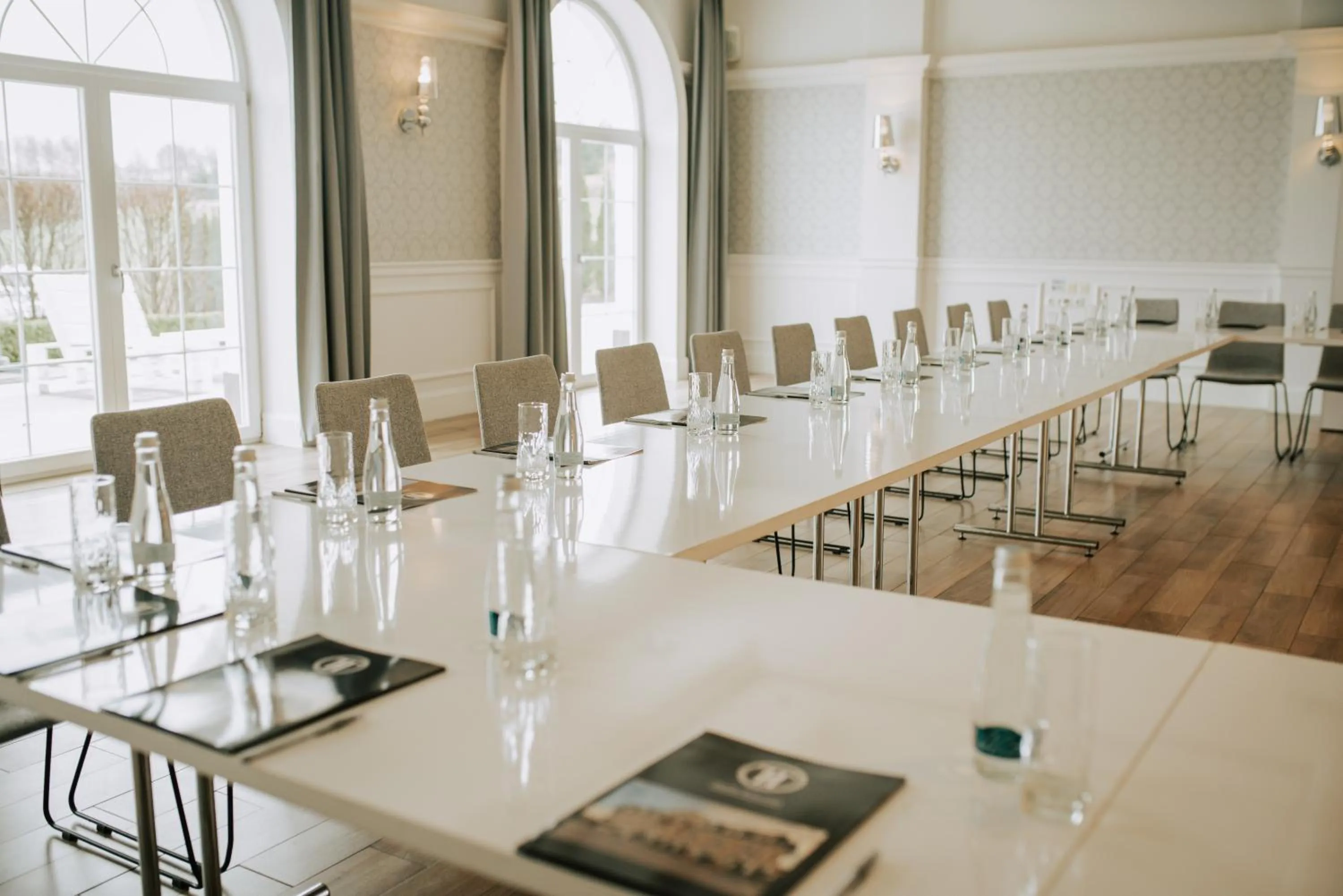 Property building in Hotel Toscania