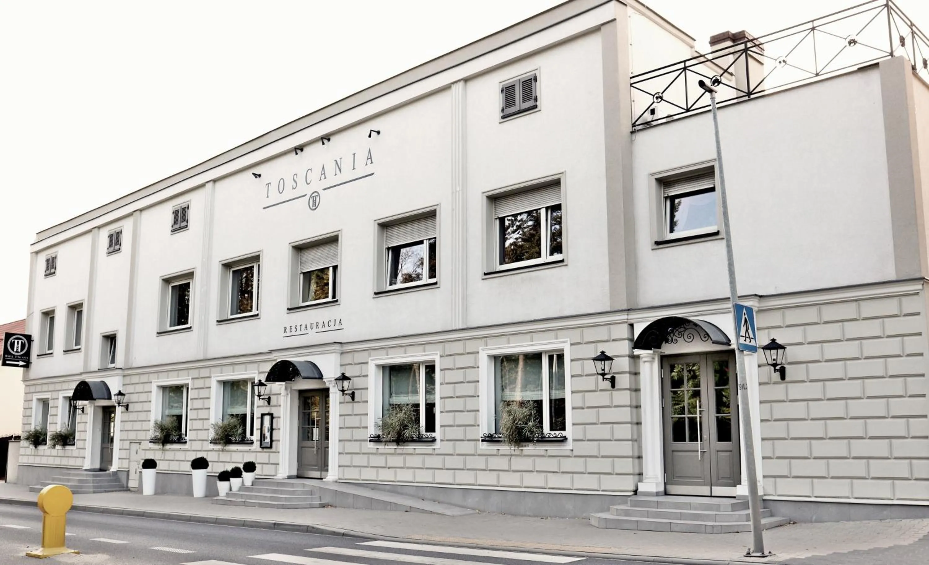 Property building in Hotel Toscania