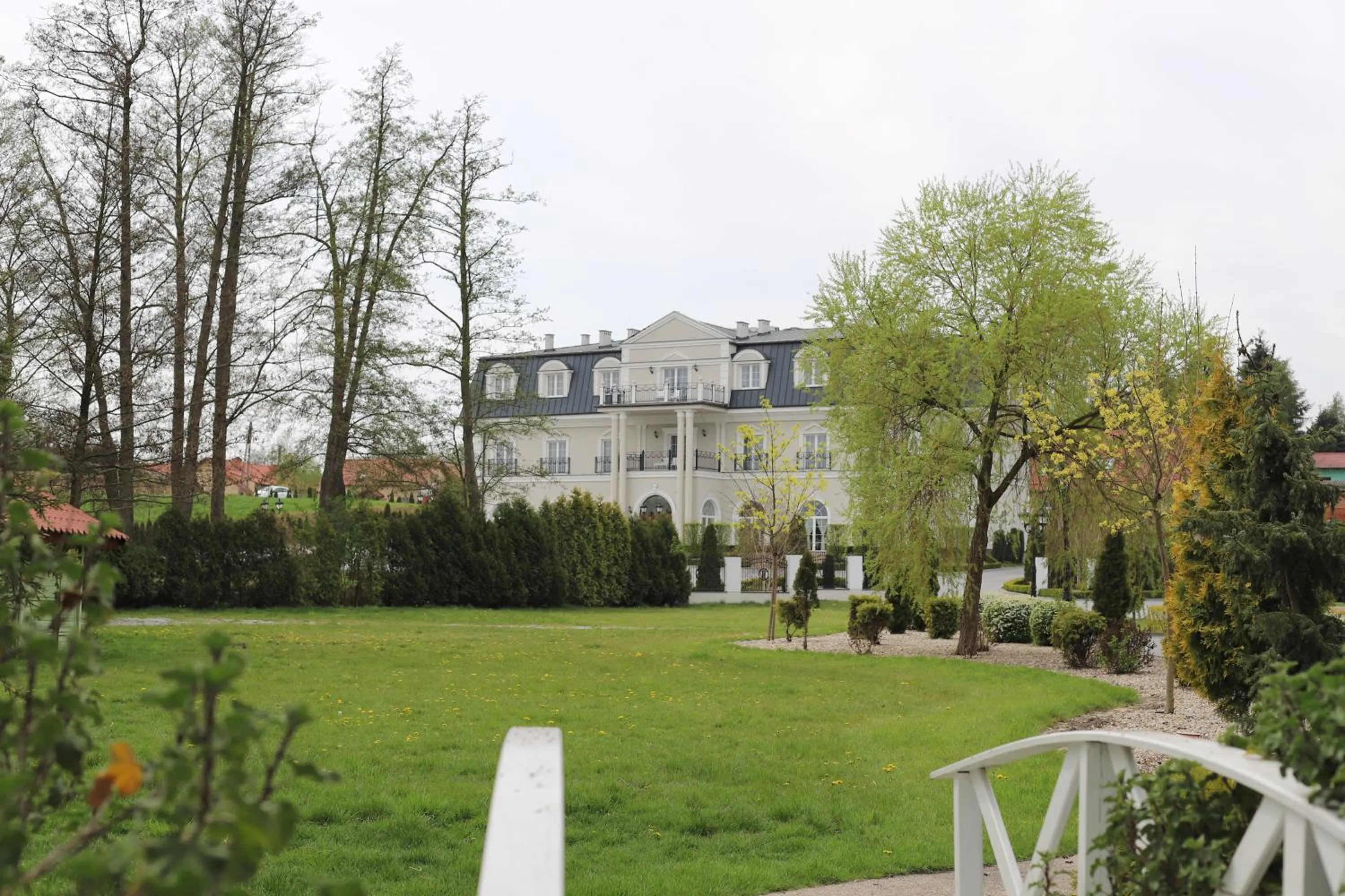 Property building in Hotel Toscania