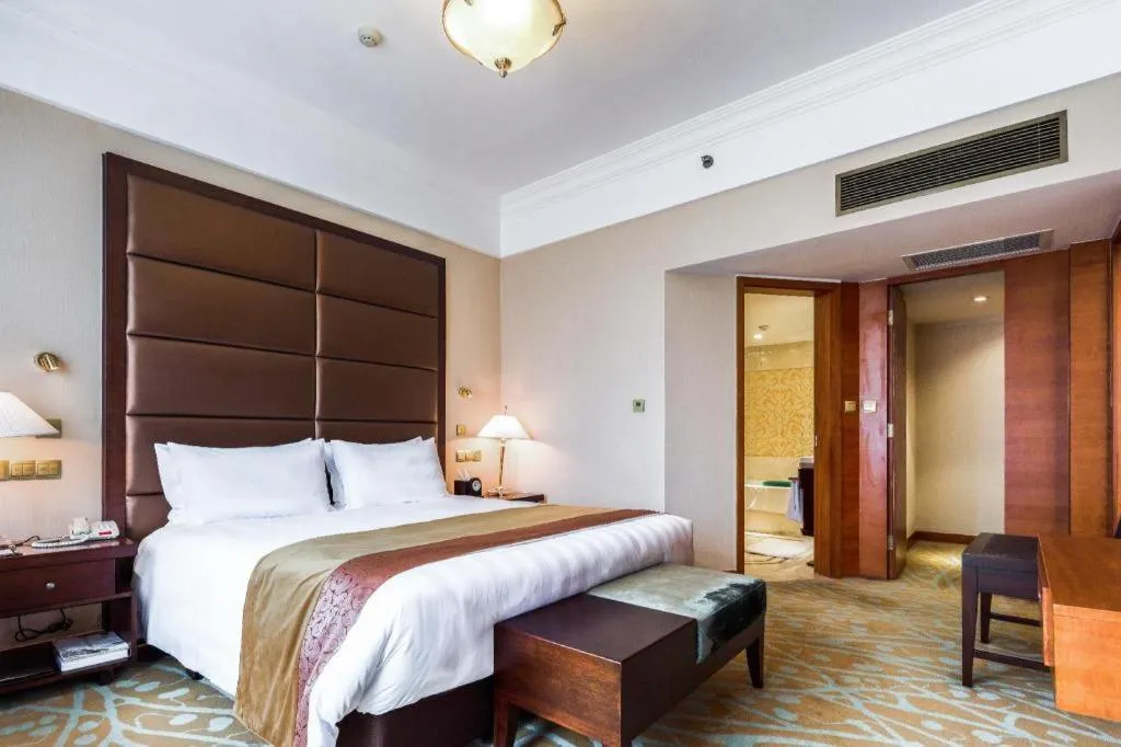 Bed in Sichuan Jinjiang Hotel