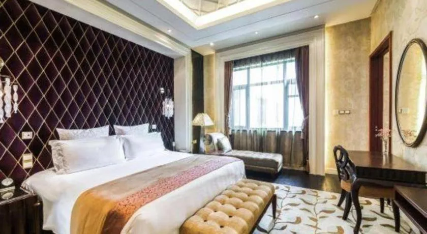 Bed in Sichuan Jinjiang Hotel