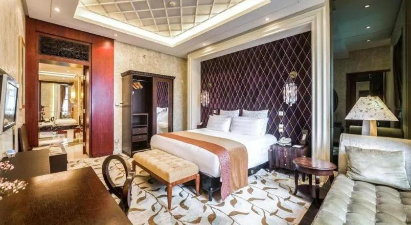 Bed in Sichuan Jinjiang Hotel