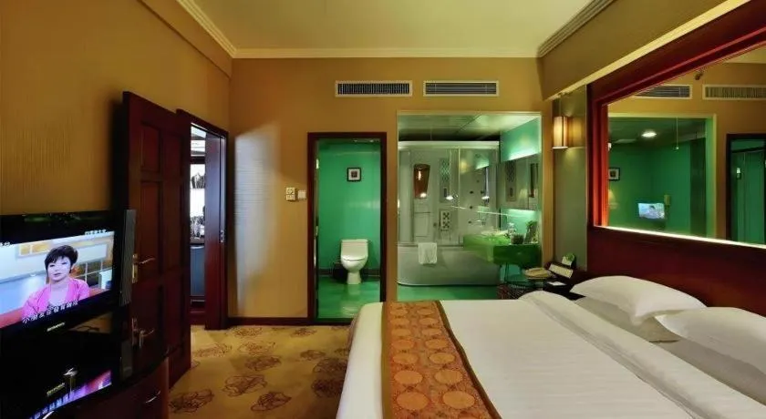 Bed in Shenzhen Hongfeng Hotel (Luohu Branch)