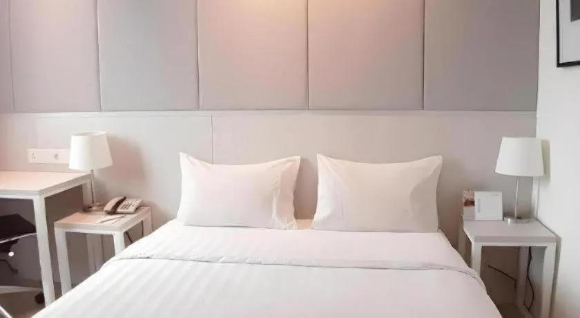 Bed in PARK HOTEL Cawang Jakarta