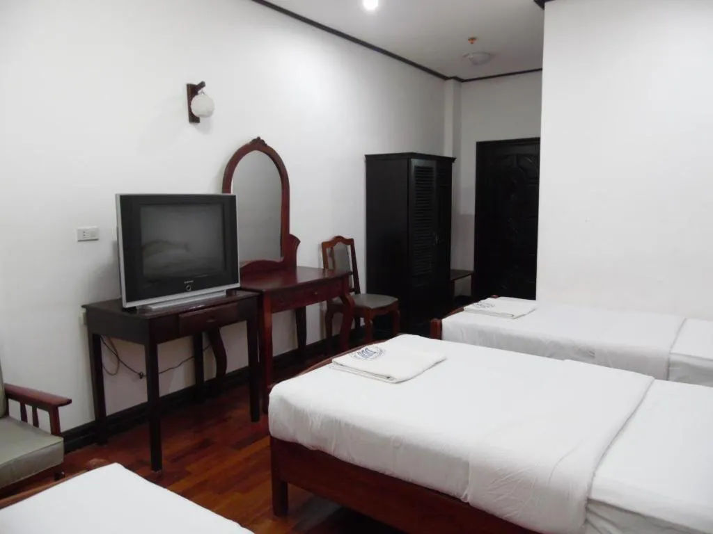 Bed in Douang Deuane hotel