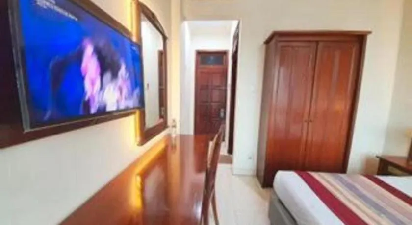 Bed in Larisae Setia Kawan Hotel