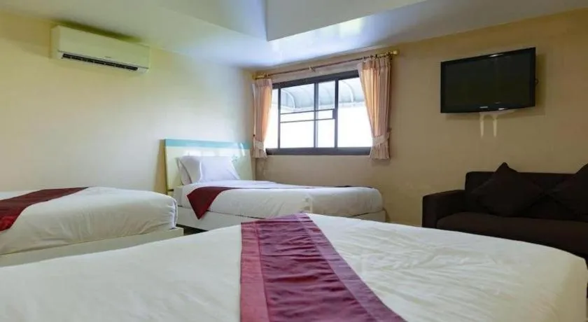 Bed in Rimnam Hotel Suk Sawat 70