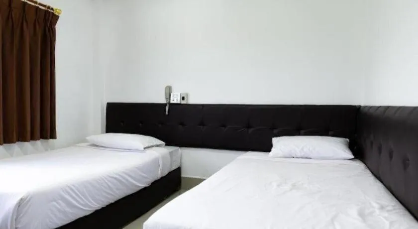 Bed in Rimnam Hotel Suk Sawat 70