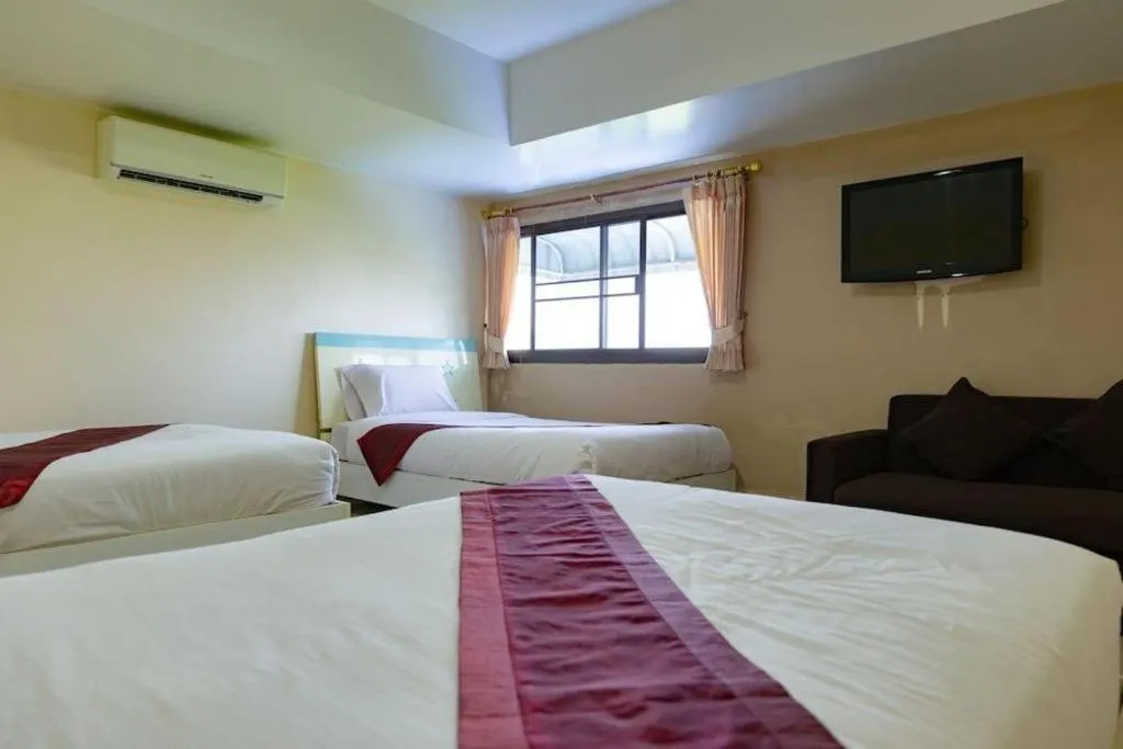Bed in Rimnam Hotel Suk Sawat 70