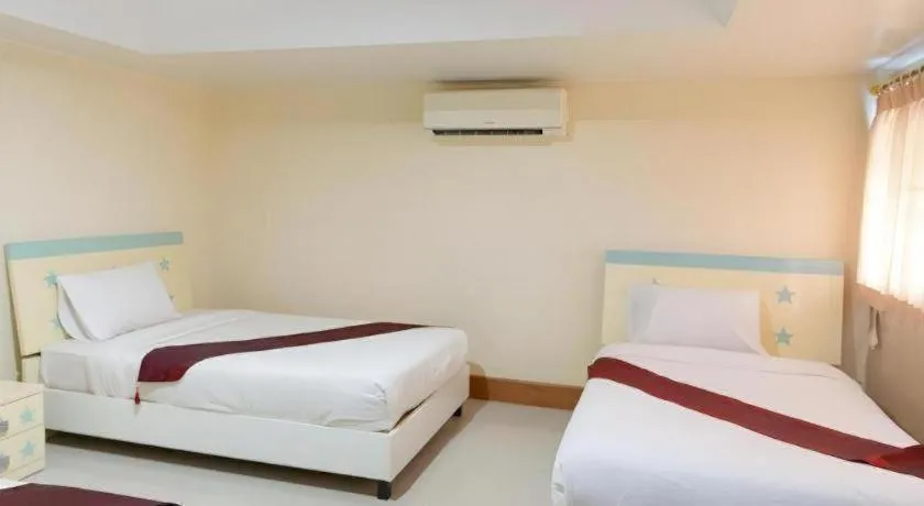 Bed in Rimnam Hotel Suk Sawat 70